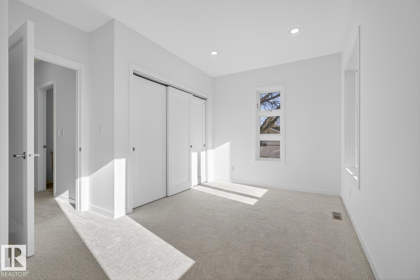 












14502 103 Avenue

,
Edmonton,




AB
T5W 0T4

