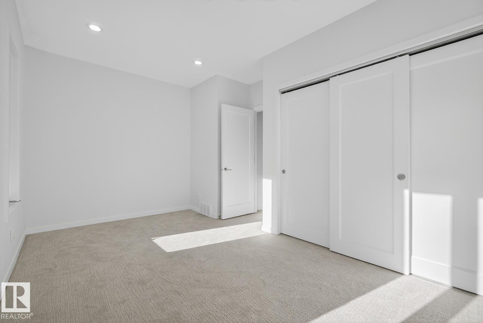 












14502 103 Avenue

,
Edmonton,




AB
T5W 0T4

