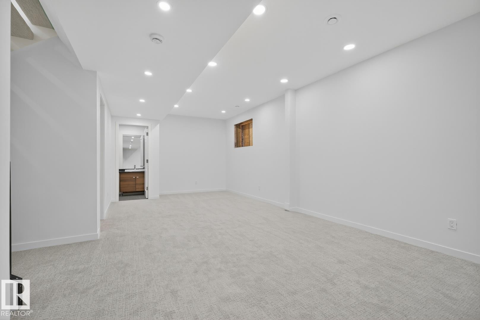 












14502 103 Avenue

,
Edmonton,




AB
T5W 0T4

