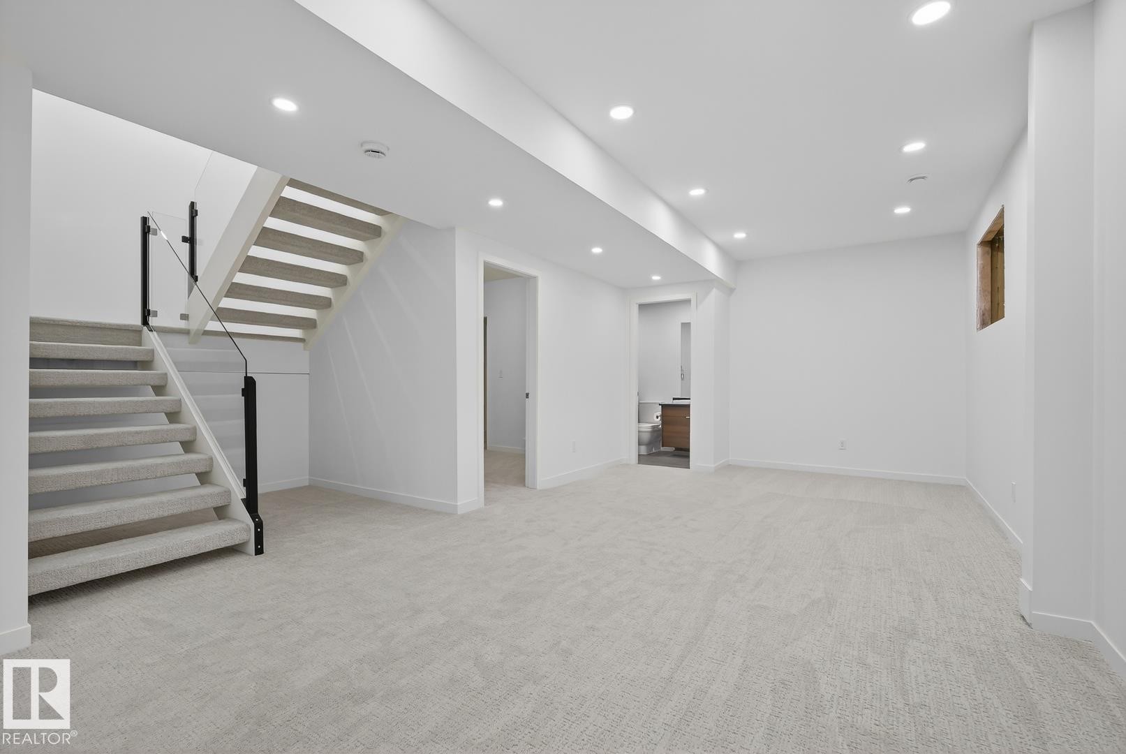 












14502 103 Avenue

,
Edmonton,




AB
T5W 0T4

