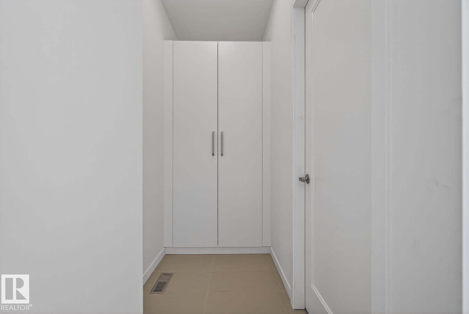 












14502 103 Avenue

,
Edmonton,




AB
T5W 0T4

