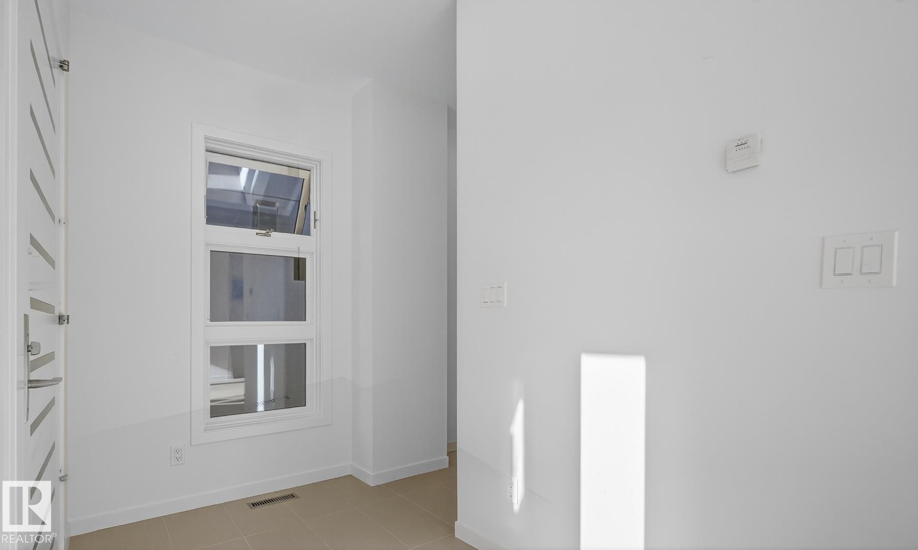 












14502 103 Avenue

,
Edmonton,




AB
T5W 0T4

