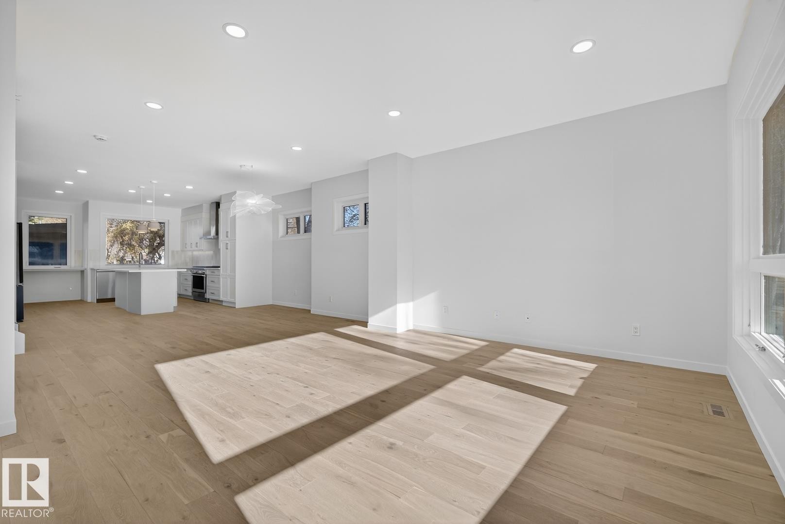 












14502 103 Avenue

,
Edmonton,




AB
T5W 0T4

