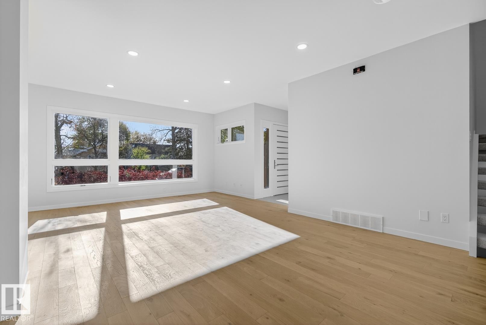 












14502 103 Avenue

,
Edmonton,




AB
T5W 0T4

