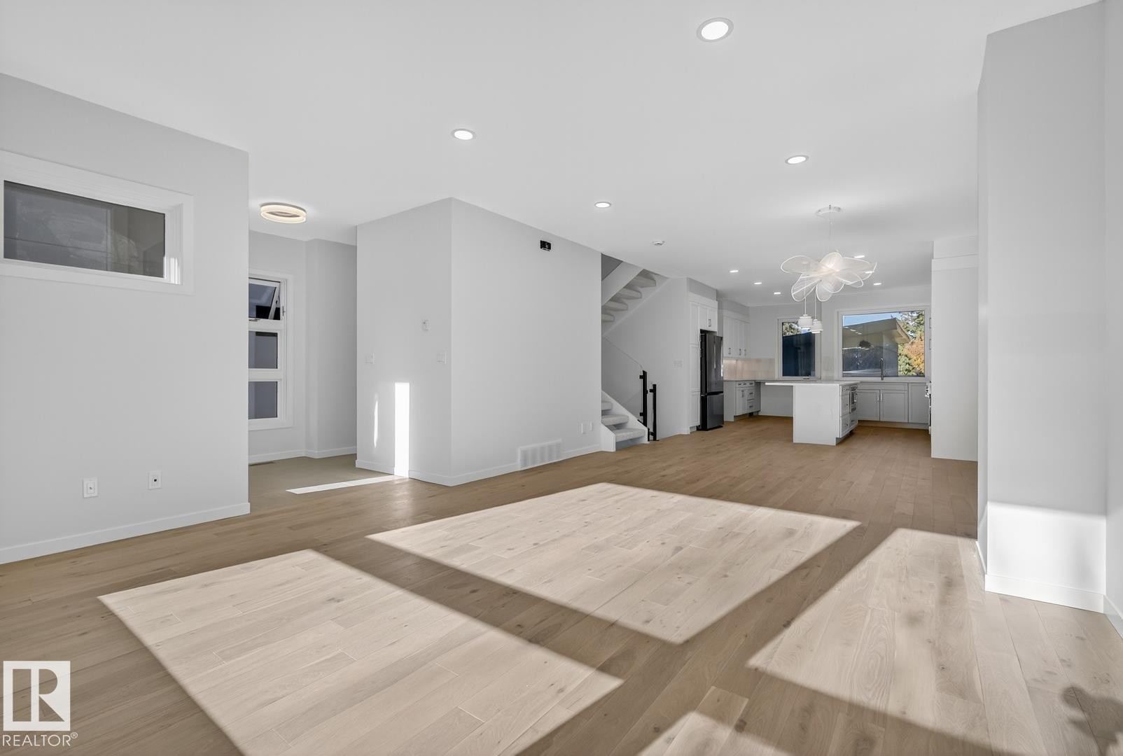 












14502 103 Avenue

,
Edmonton,




AB
T5W 0T4

