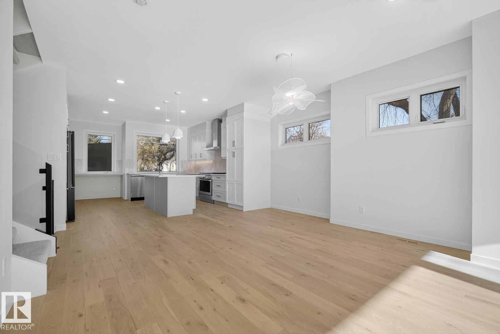 












14502 103 Avenue

,
Edmonton,




AB
T5W 0T4

