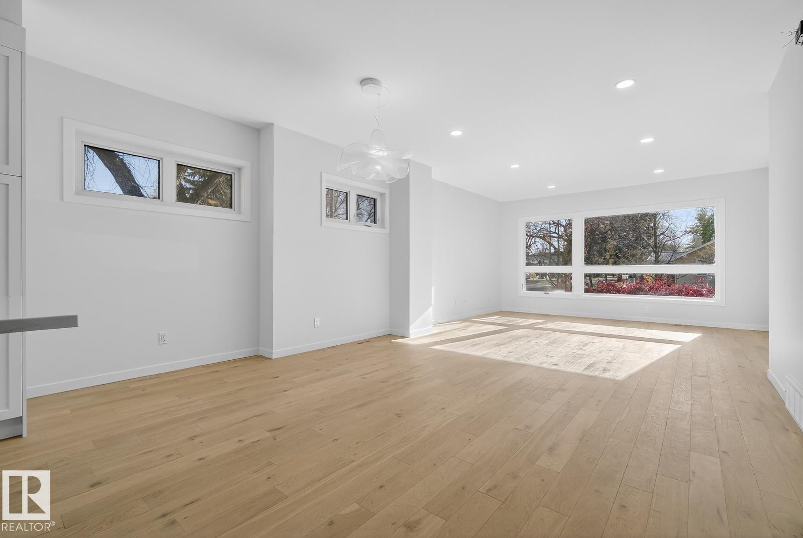 












14502 103 Avenue

,
Edmonton,




AB
T5W 0T4

