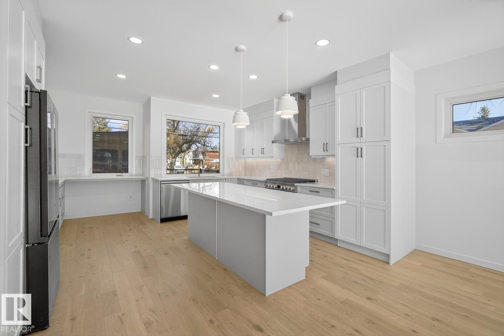 












14502 103 Avenue

,
Edmonton,




AB
T5W 0T4

