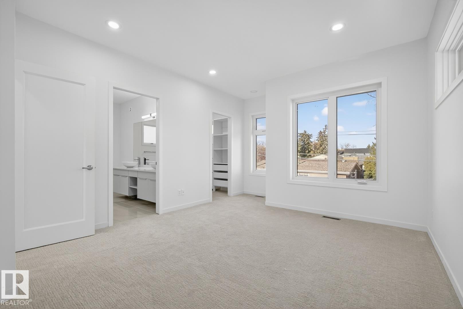 












14502 103 Avenue

,
Edmonton,




AB
T5W 0T4

