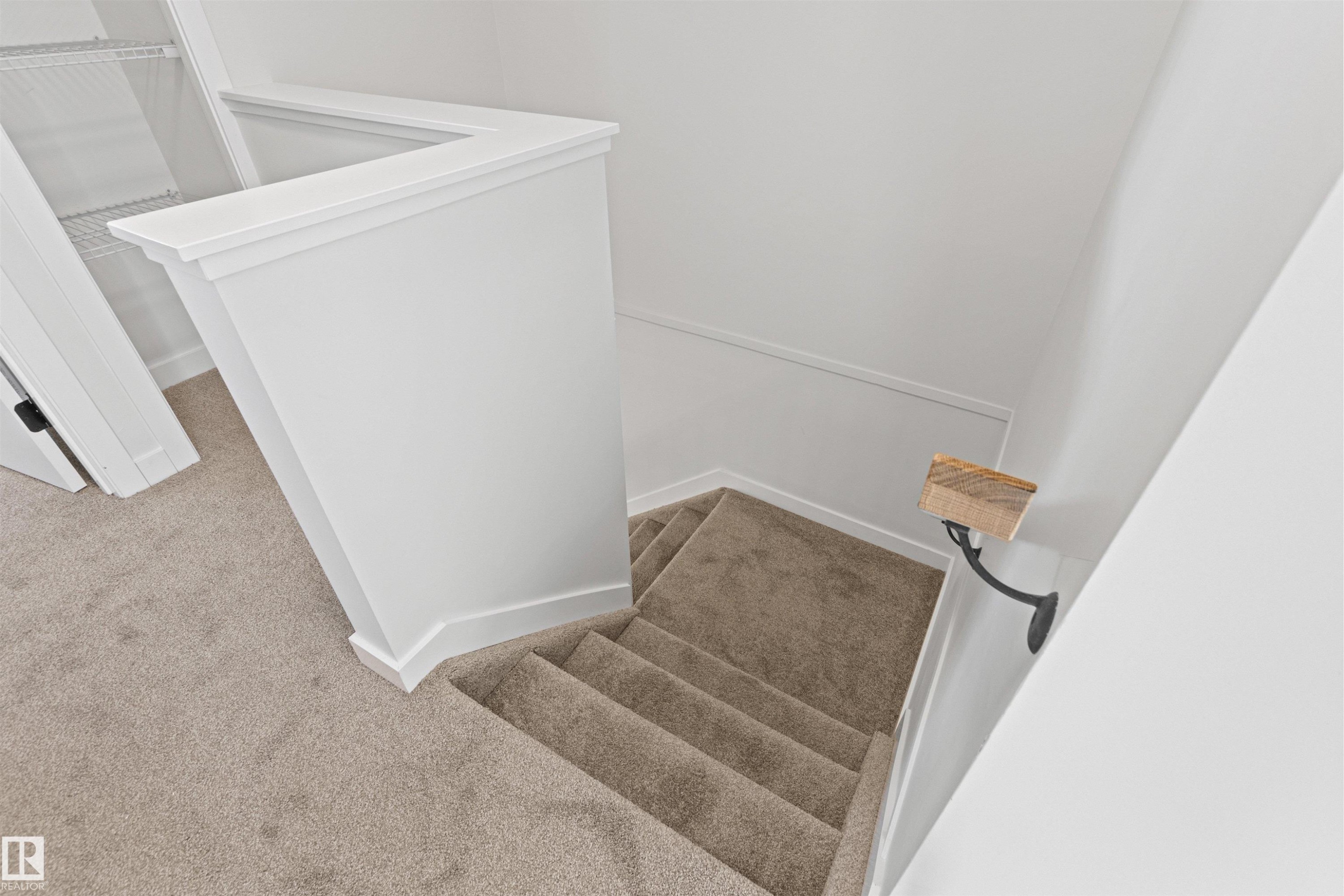 












2935 109 Street

,
Edmonton,




AB
T6J 4N6

