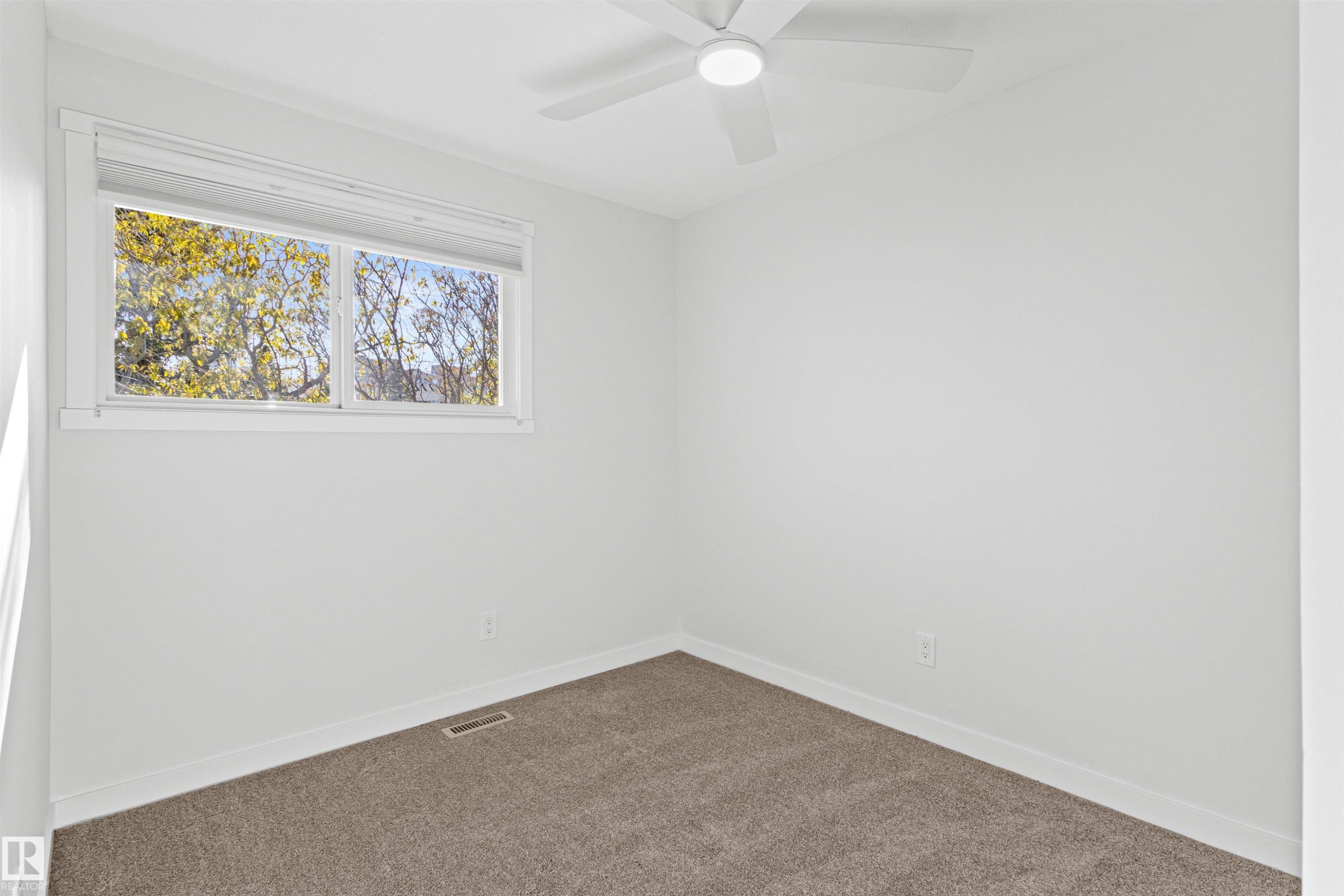 












2935 109 Street

,
Edmonton,




AB
T6J 4N6

