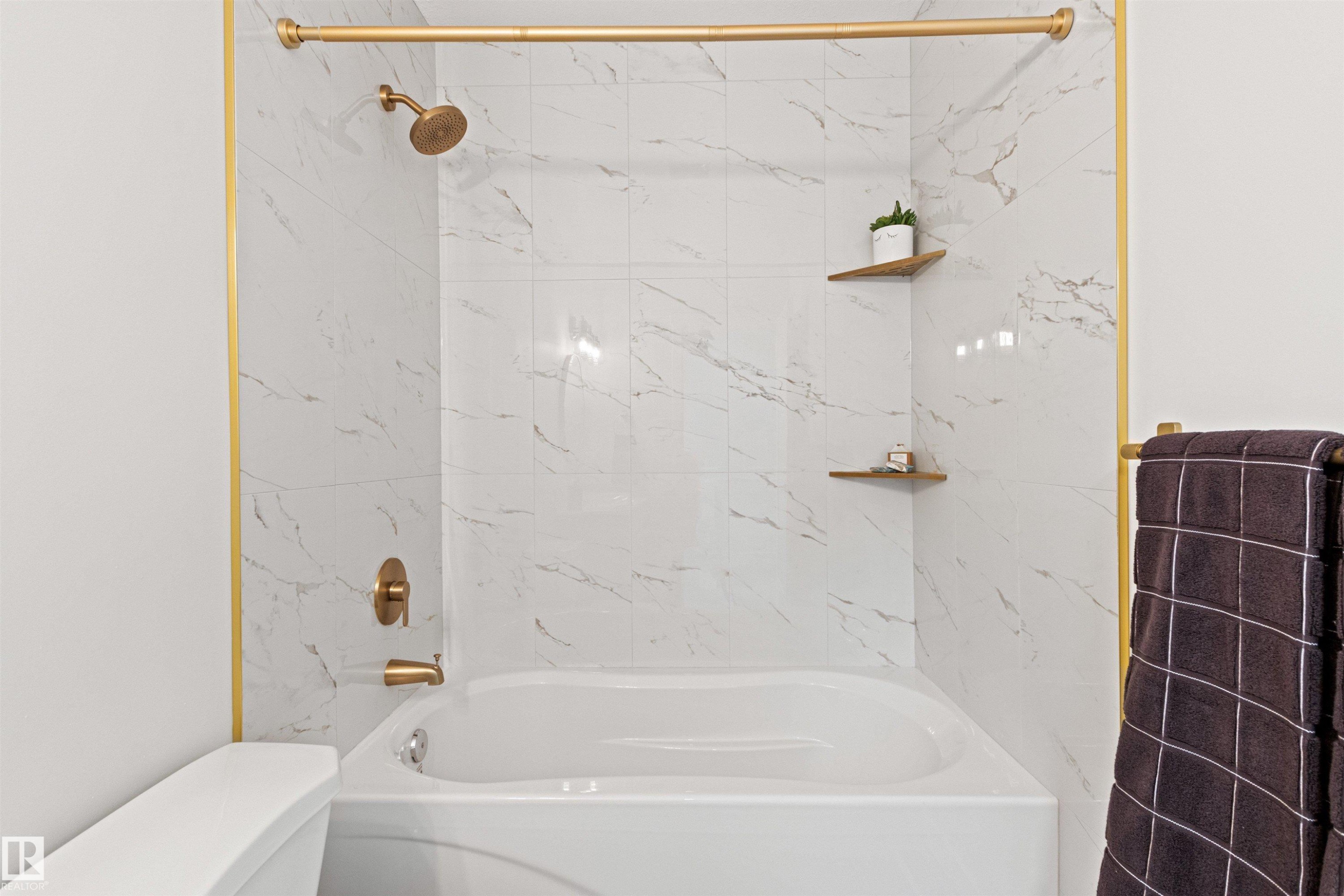 












2935 109 Street

,
Edmonton,




AB
T6J 4N6

