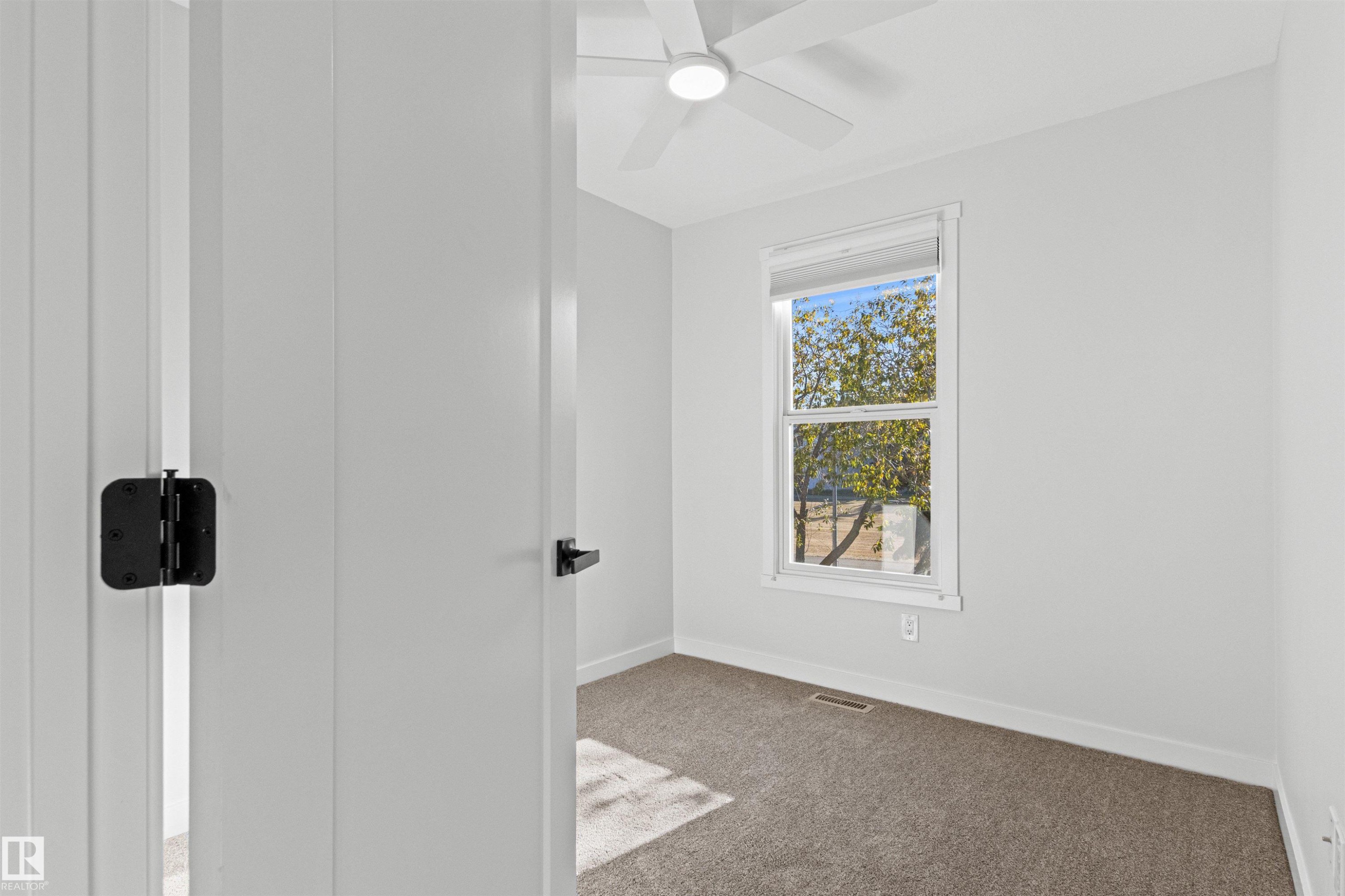 












2935 109 Street

,
Edmonton,




AB
T6J 4N6

