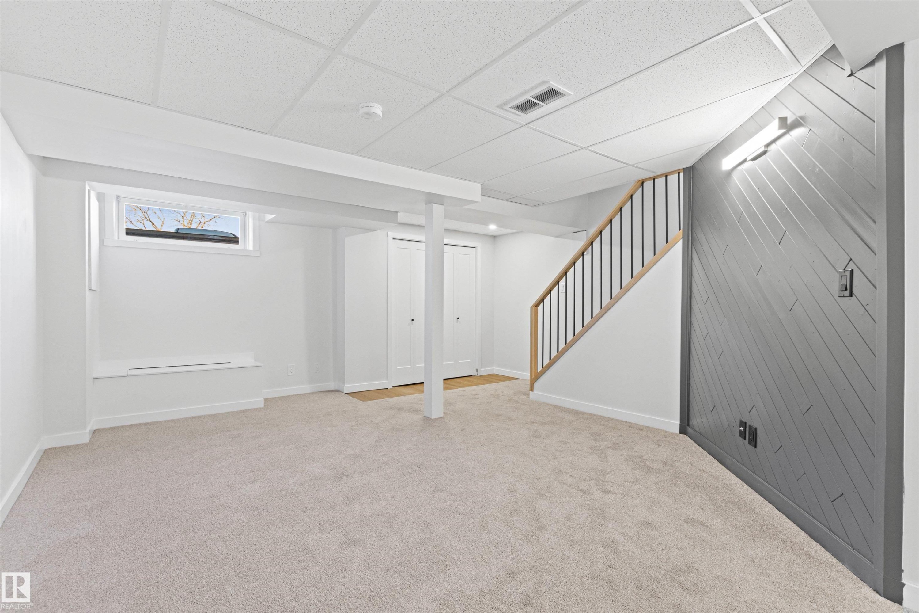 












2935 109 Street

,
Edmonton,




AB
T6J 4N6

