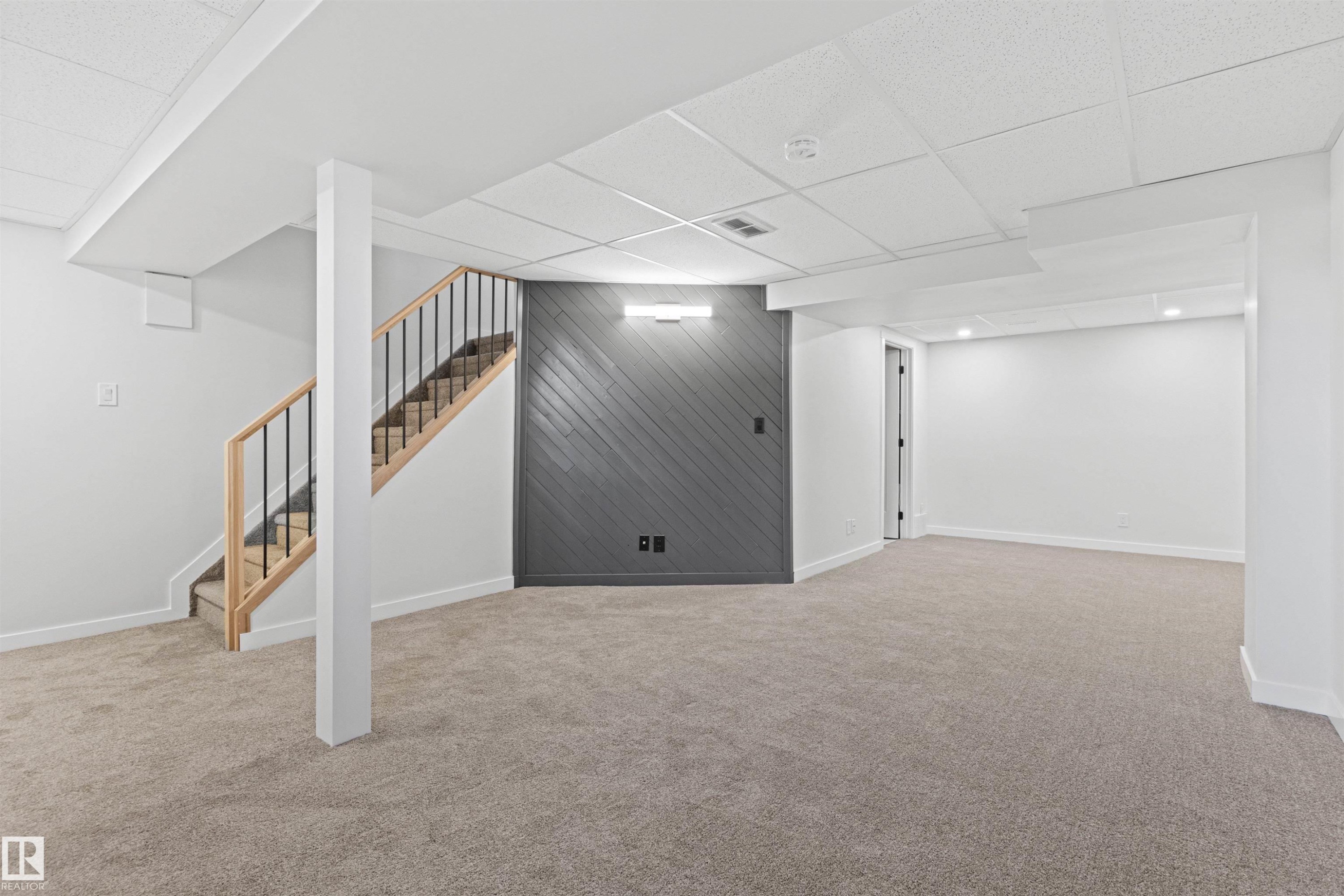 












2935 109 Street

,
Edmonton,




AB
T6J 4N6

