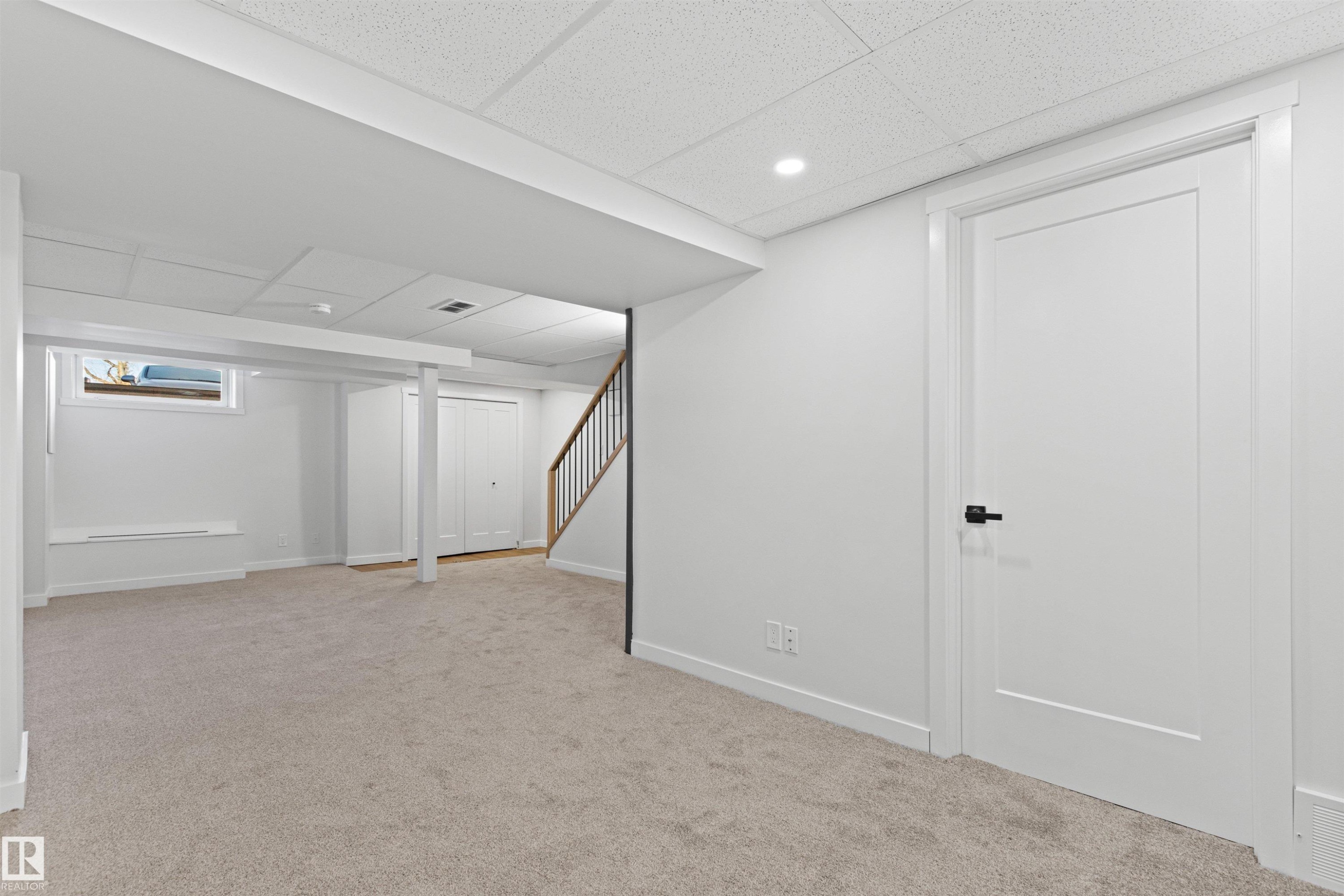 












2935 109 Street

,
Edmonton,




AB
T6J 4N6

