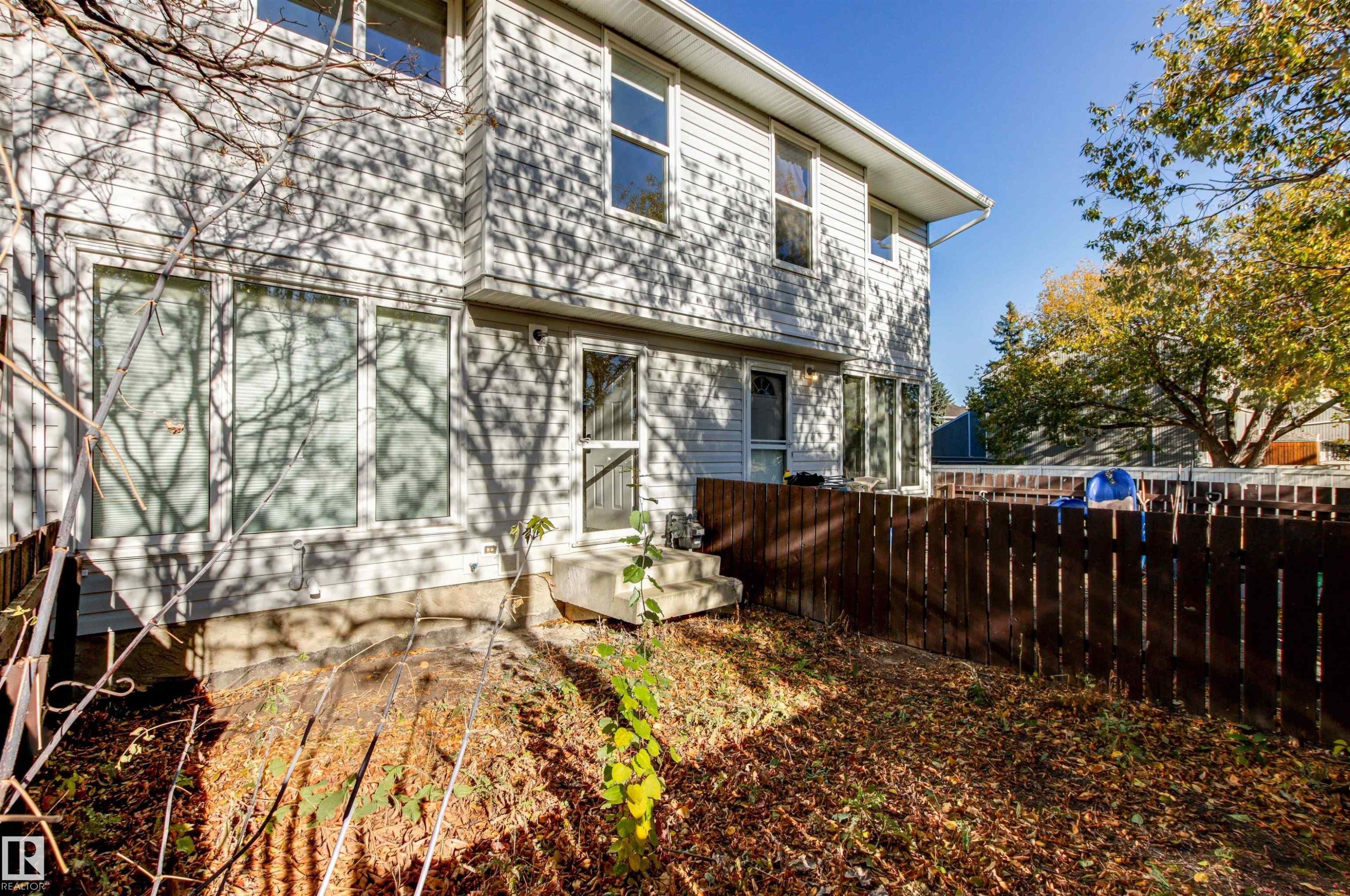 












2935 109 Street

,
Edmonton,




AB
T6J 4N6

