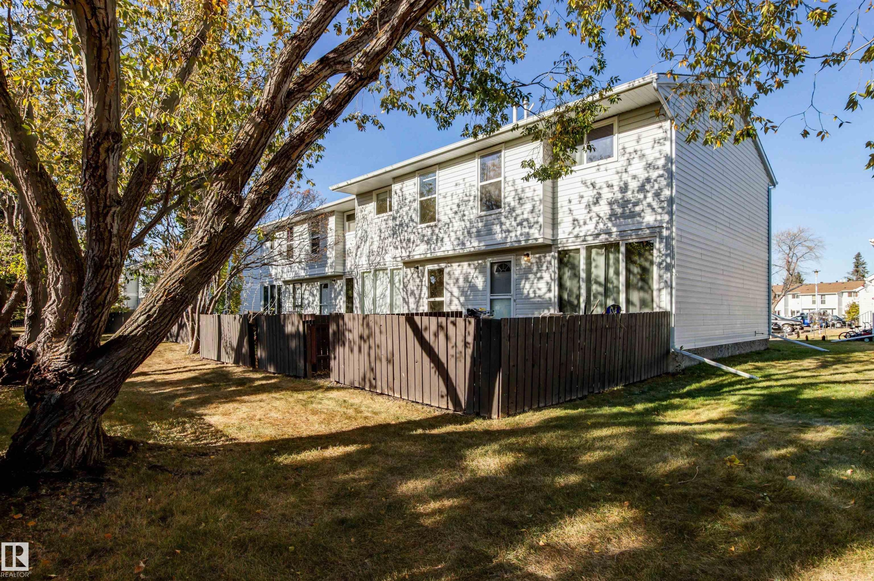 












2935 109 Street

,
Edmonton,




AB
T6J 4N6

