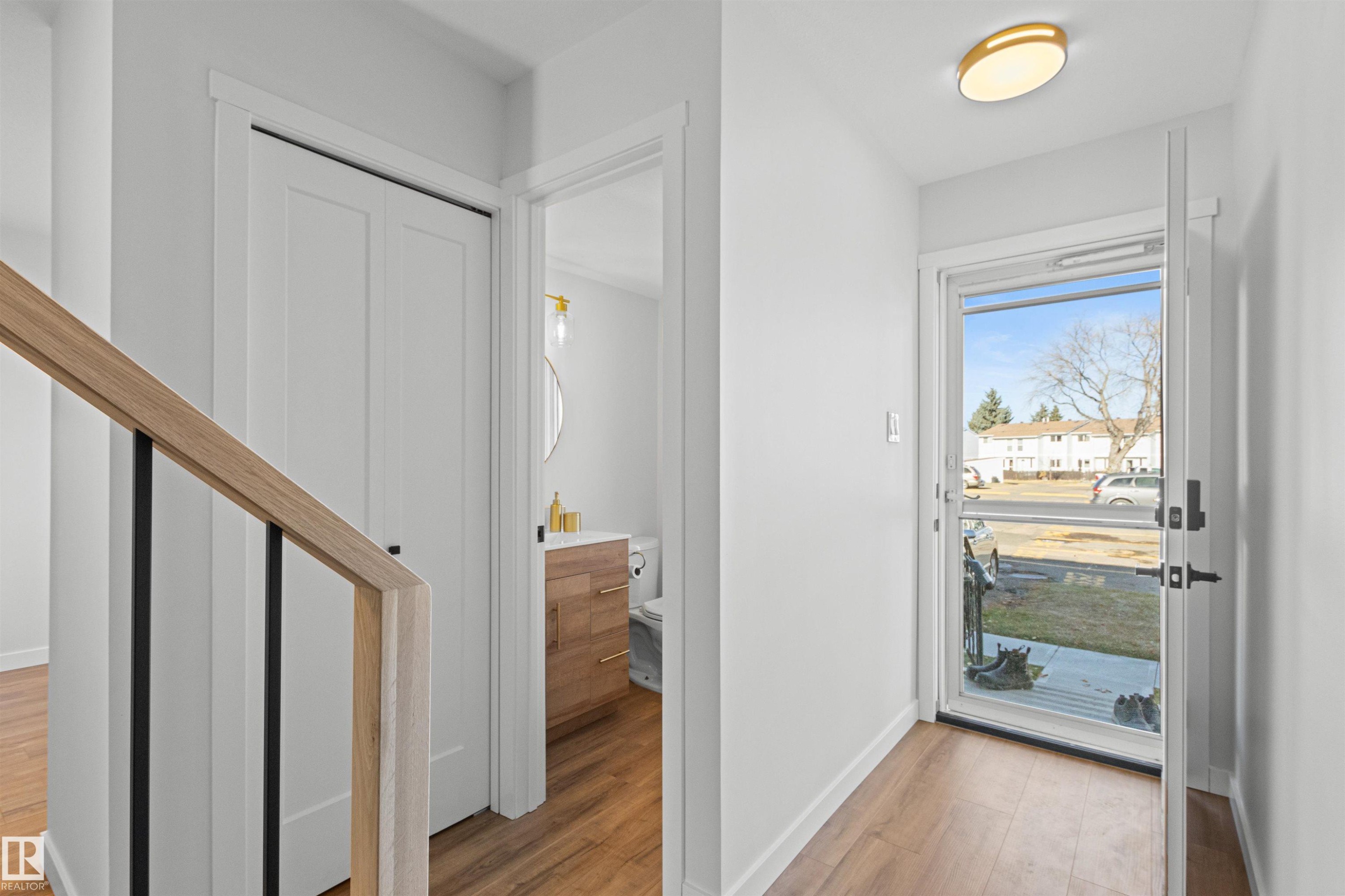 












2935 109 Street

,
Edmonton,




AB
T6J 4N6

