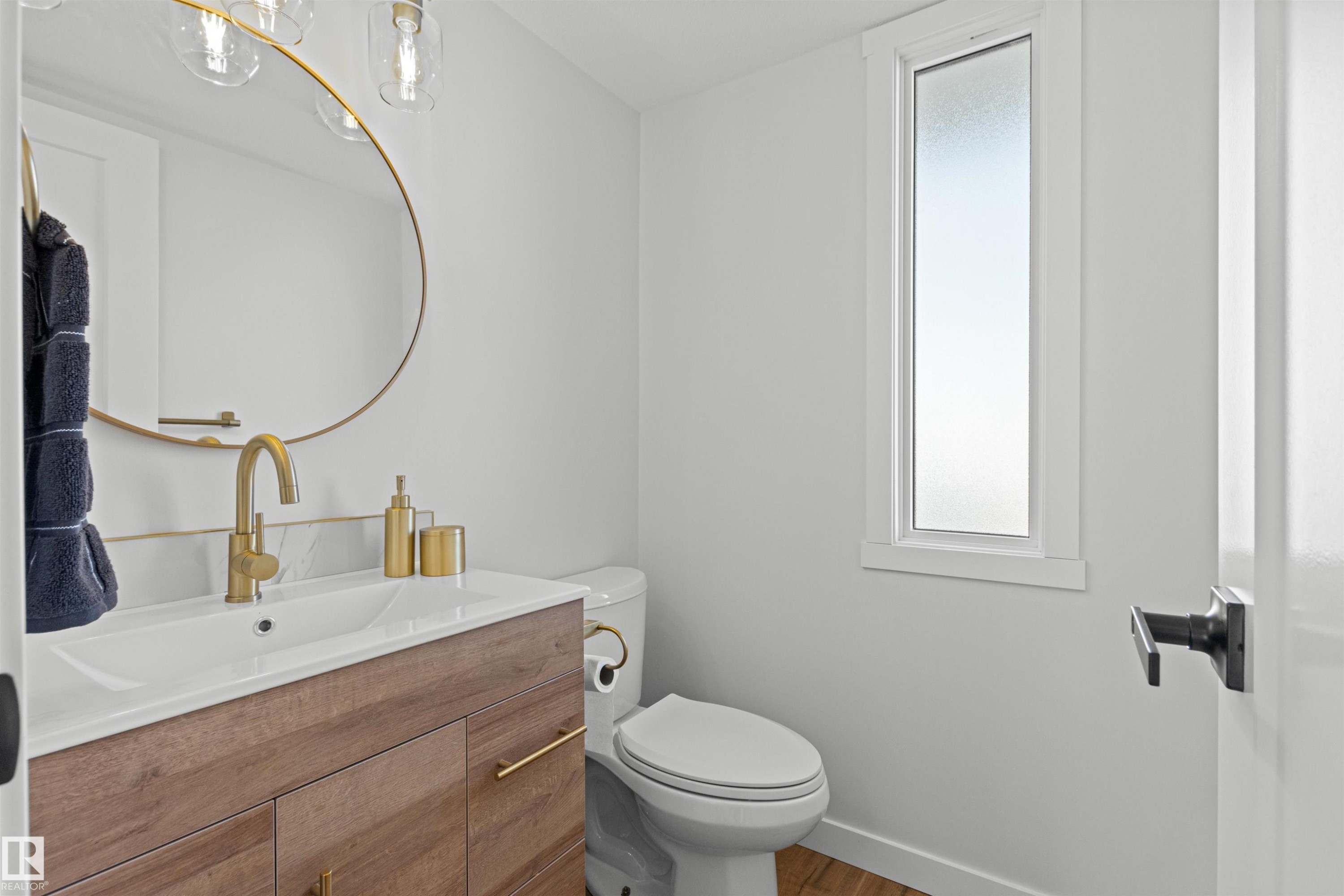 












2935 109 Street

,
Edmonton,




AB
T6J 4N6

