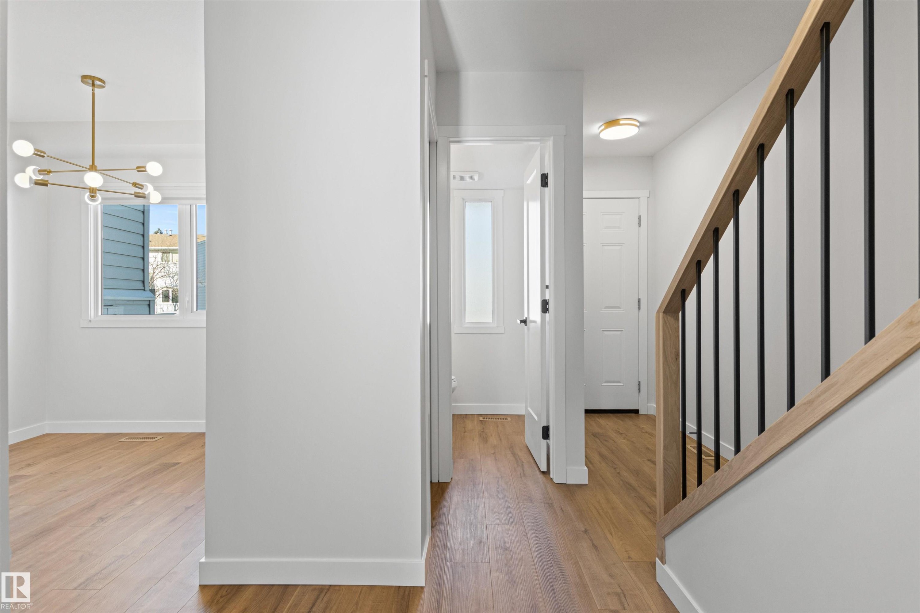 












2935 109 Street

,
Edmonton,




AB
T6J 4N6

