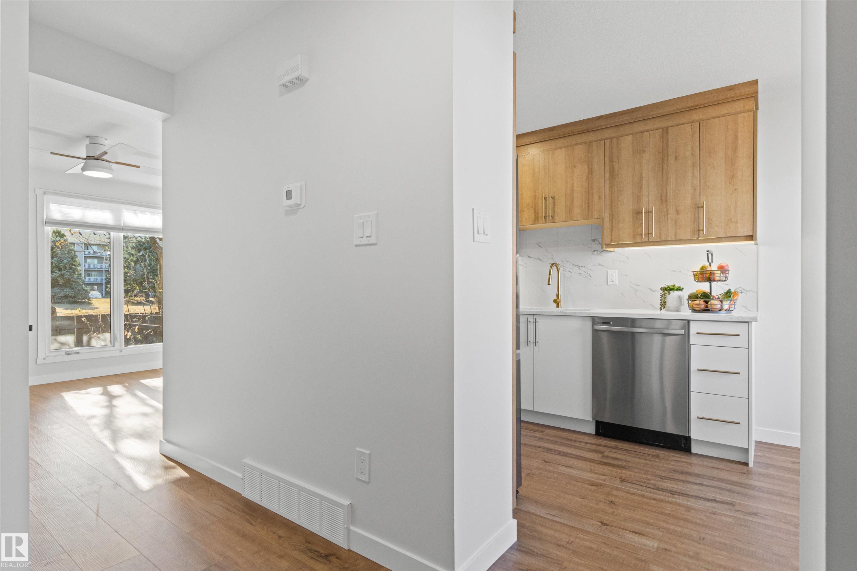 












2935 109 Street

,
Edmonton,




AB
T6J 4N6

