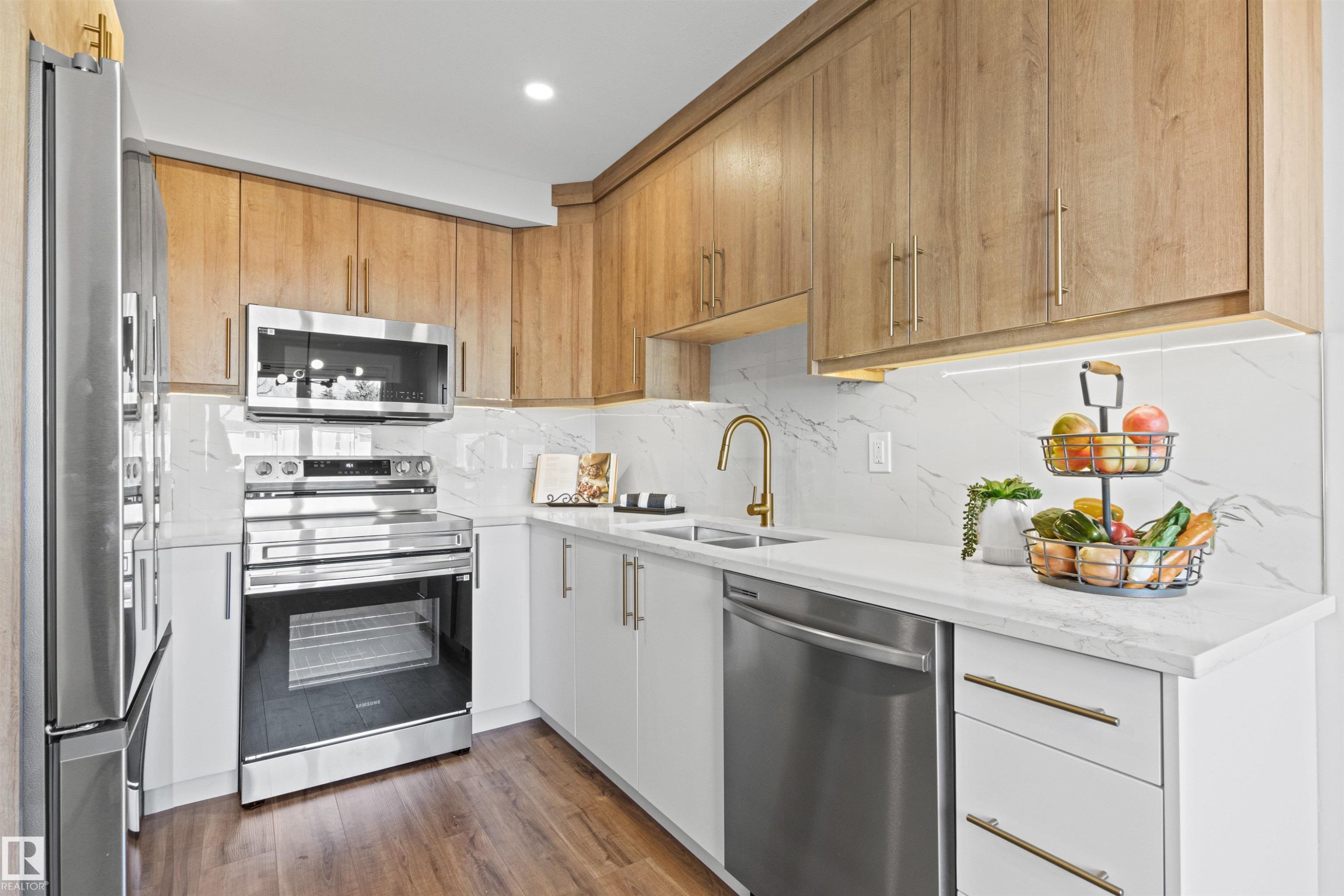 












2935 109 Street

,
Edmonton,




AB
T6J 4N6

