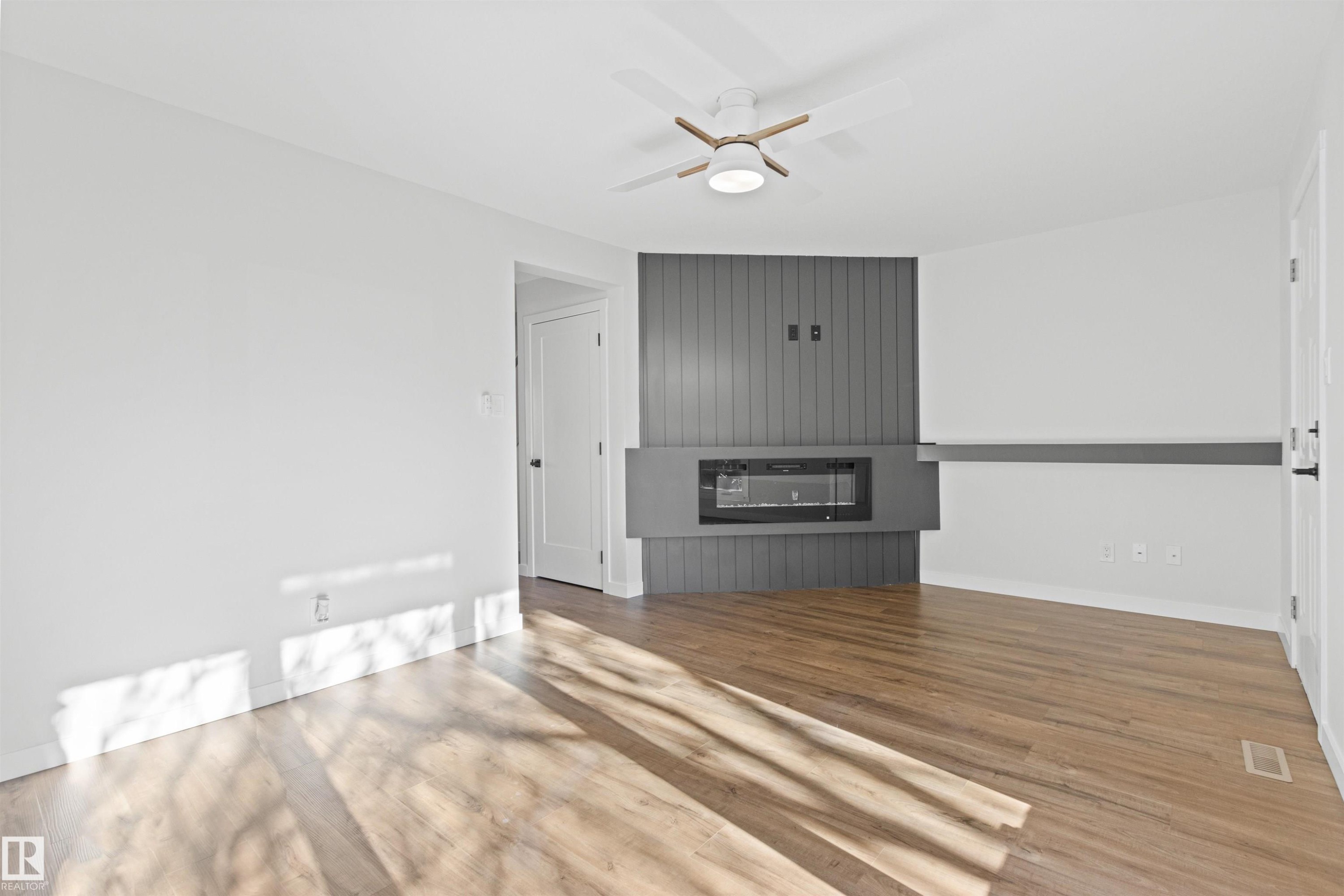 












2935 109 Street

,
Edmonton,




AB
T6J 4N6

