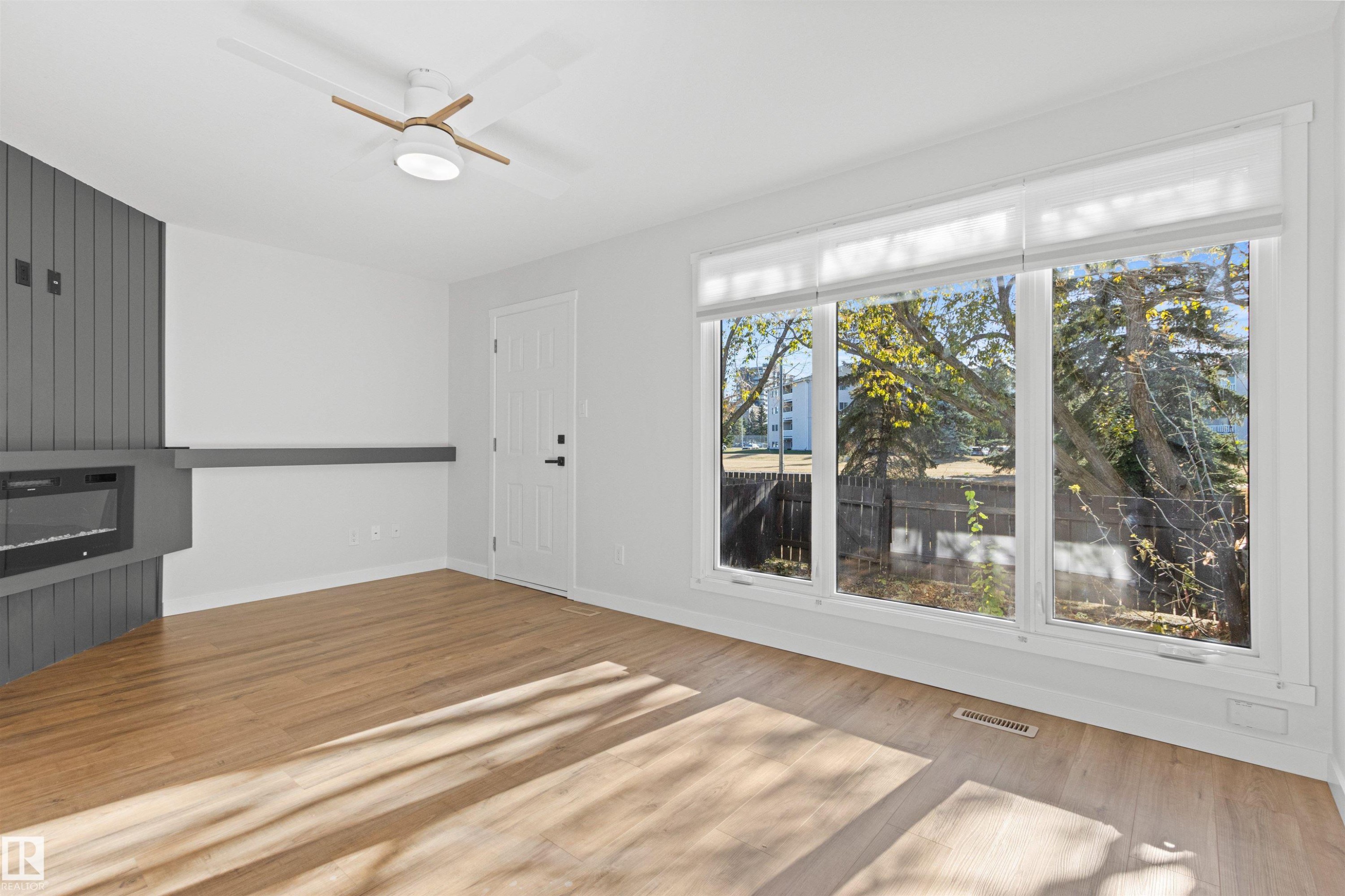 












2935 109 Street

,
Edmonton,




AB
T6J 4N6

