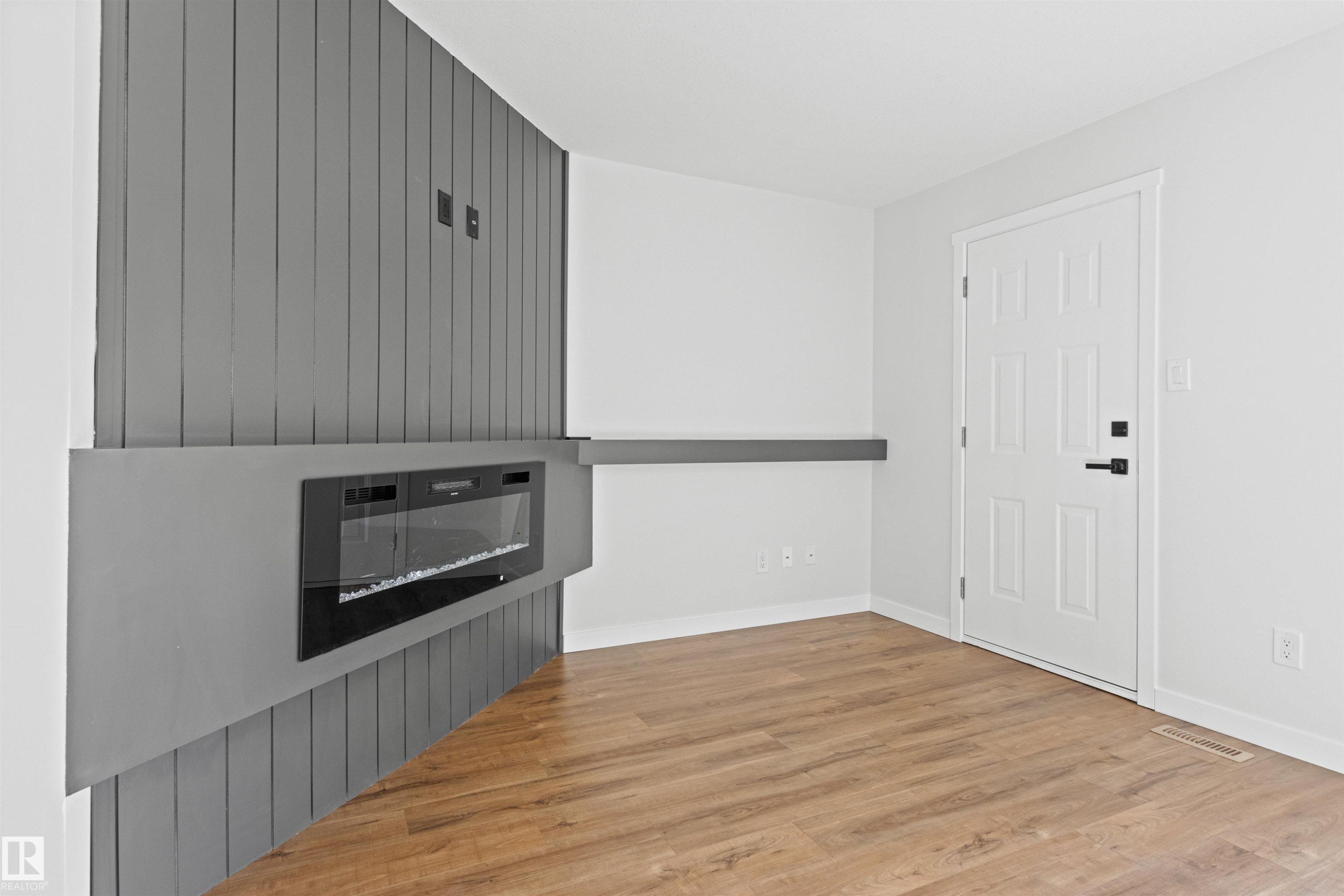 












2935 109 Street

,
Edmonton,




AB
T6J 4N6

