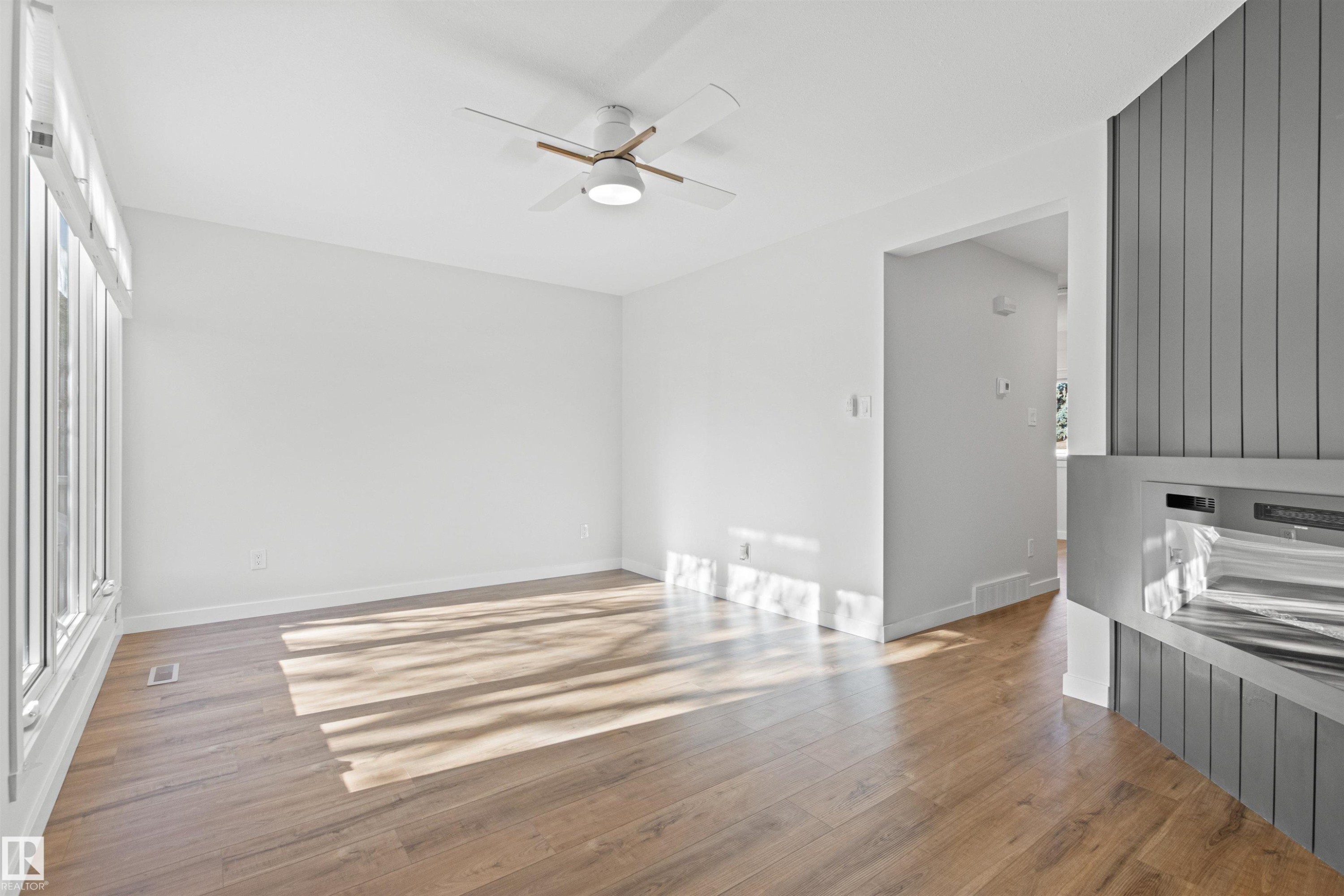 












2935 109 Street

,
Edmonton,




AB
T6J 4N6

