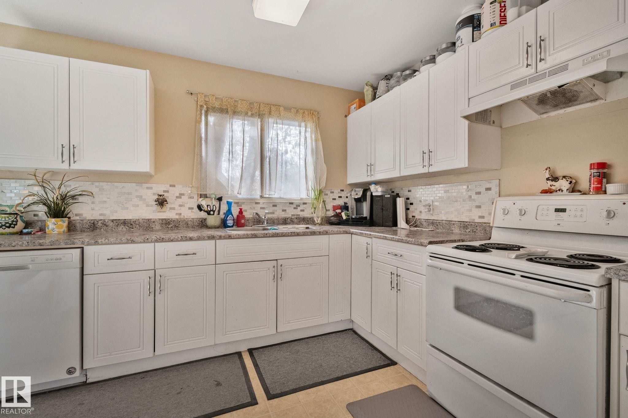 












367 EVERGREEN Street

,
Sherwood Park,




AB
T8A 1J9

