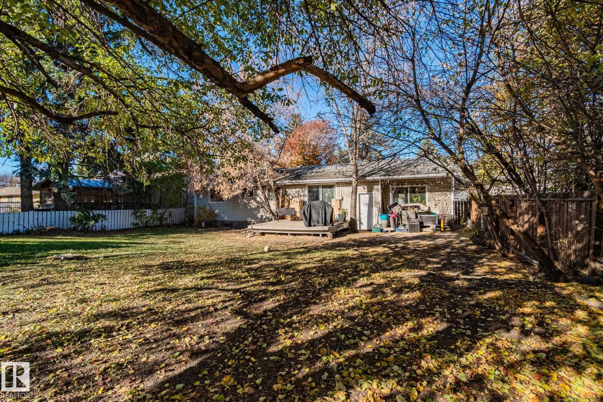 












367 EVERGREEN Street

,
Sherwood Park,




AB
T8A 1J9

