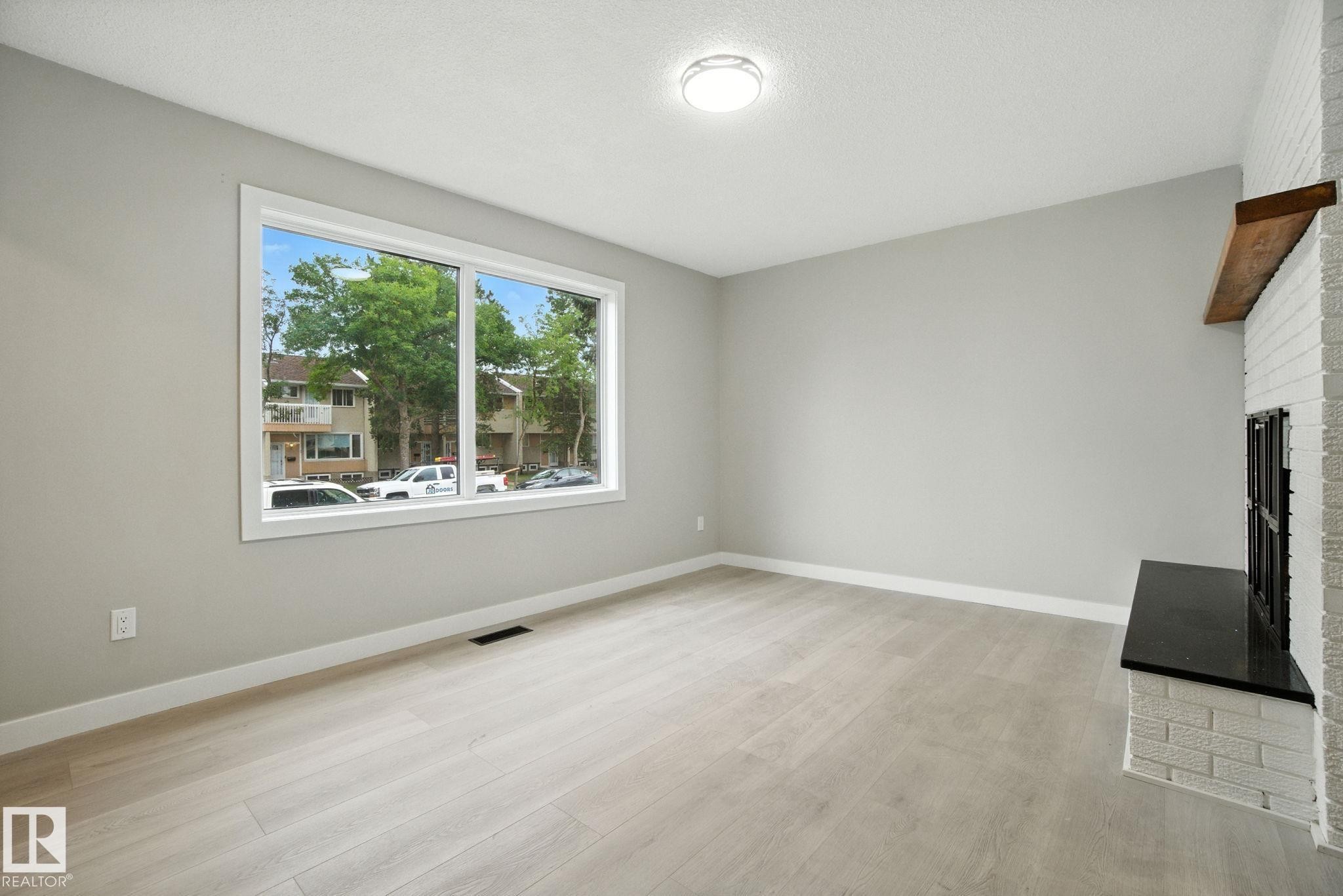 












13218 81 Street

,
Edmonton,




AB
T5C 1N7

