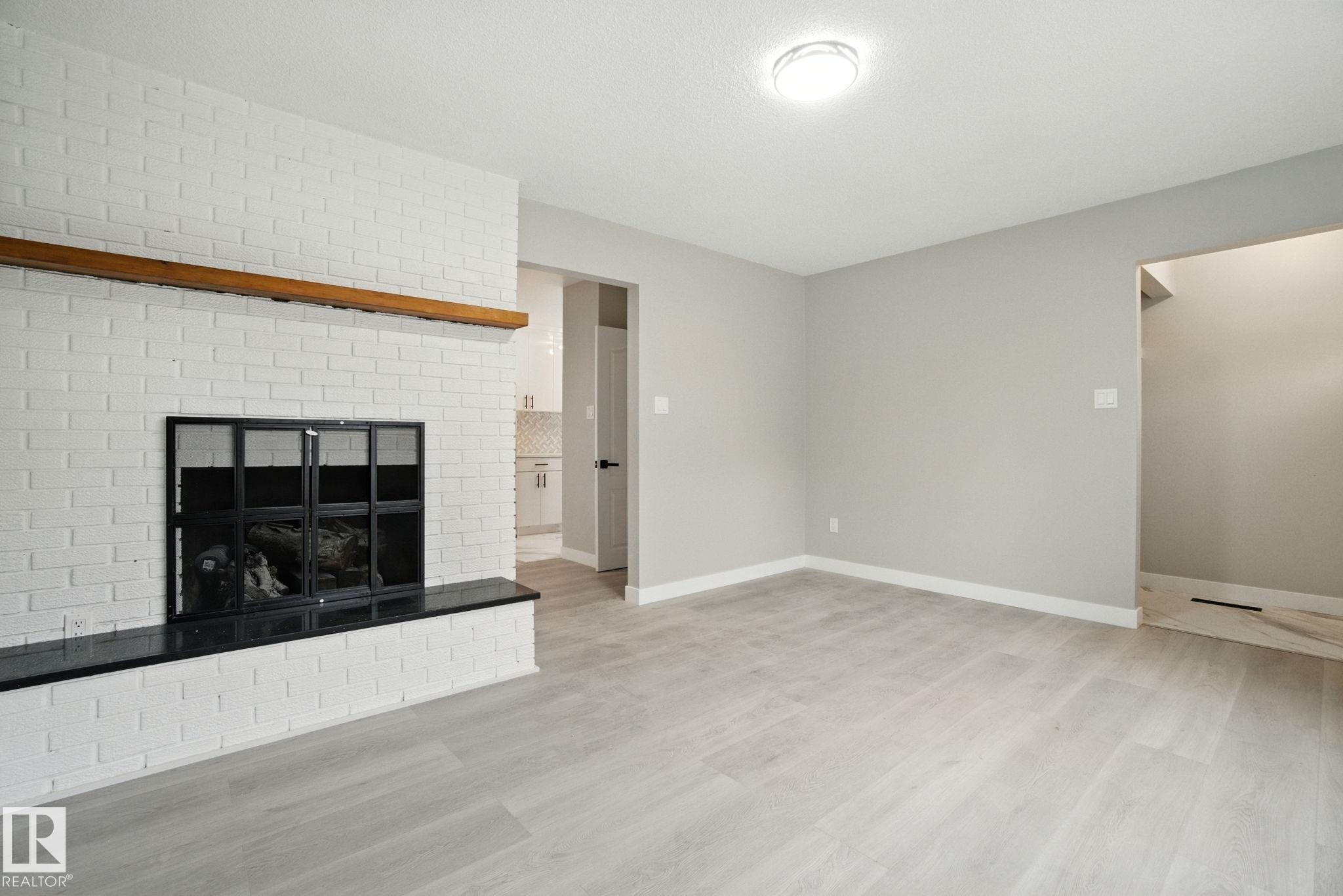 












13218 81 Street

,
Edmonton,




AB
T5C 1N7

