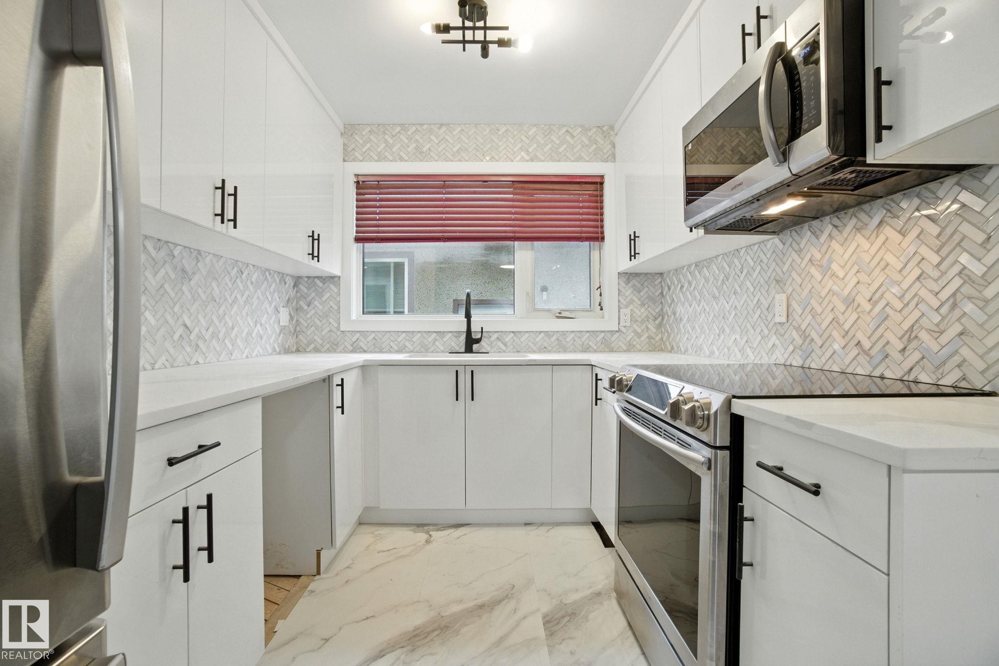 












13218 81 Street

,
Edmonton,




AB
T5C 1N7

