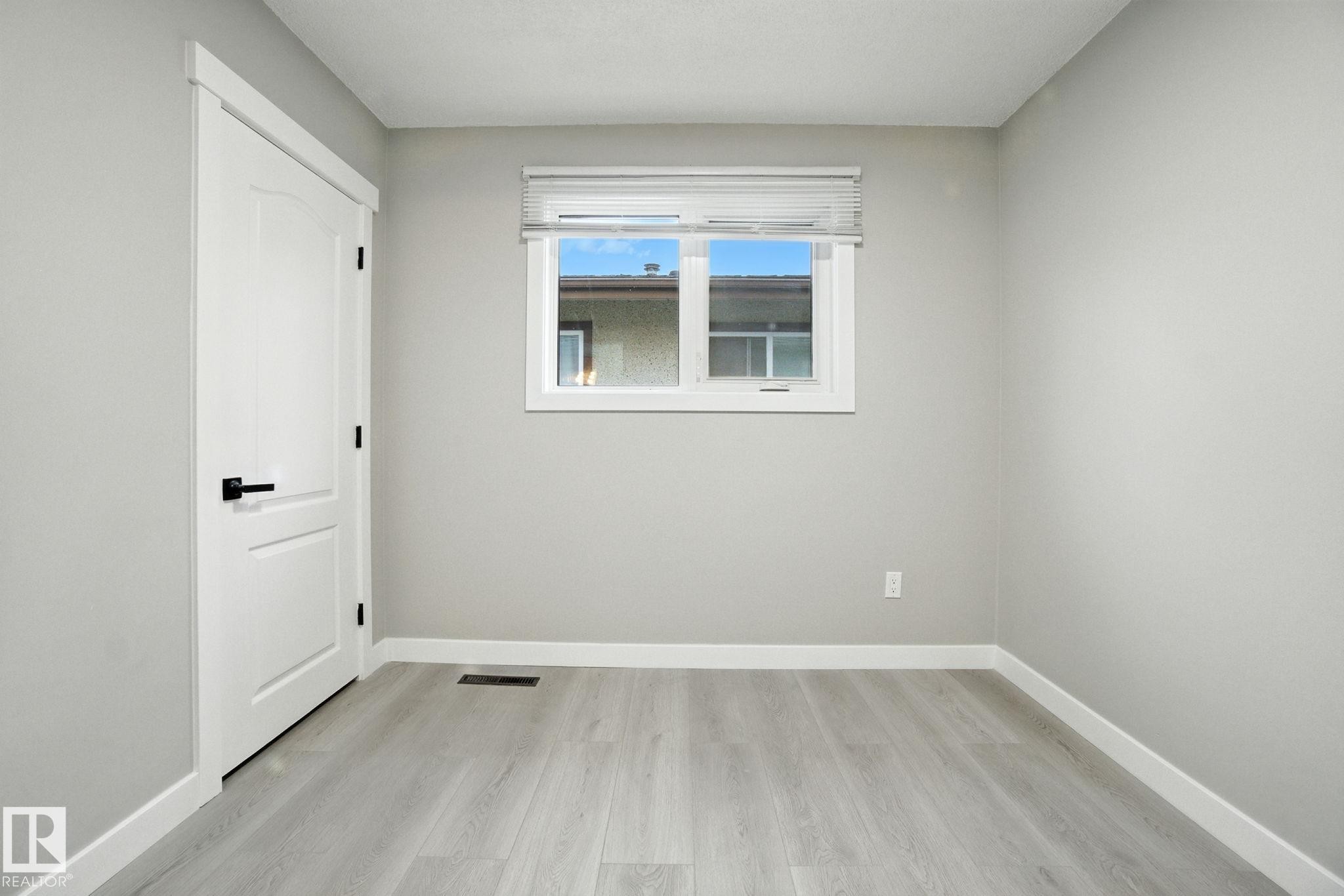 












13218 81 Street

,
Edmonton,




AB
T5C 1N7

