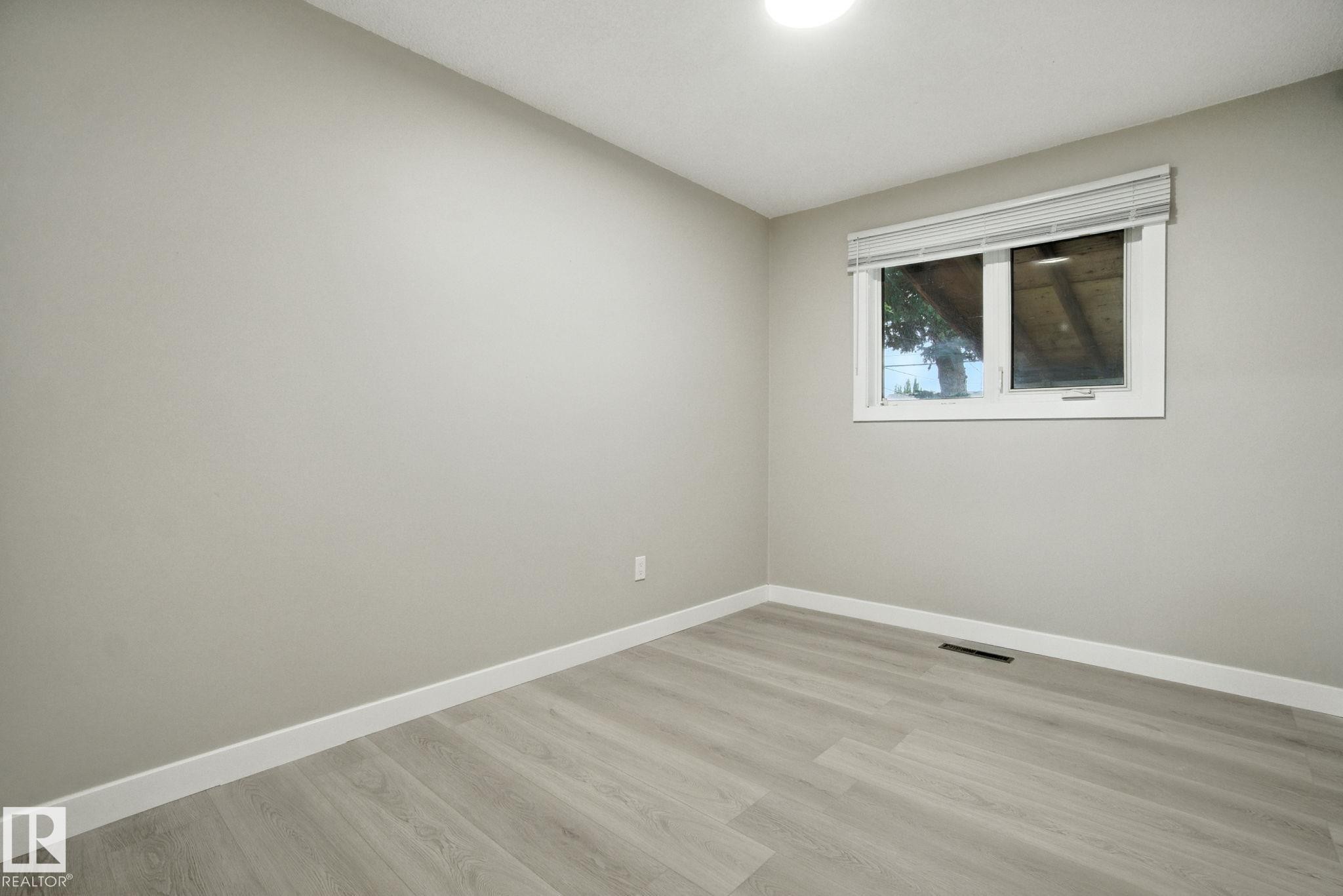 












13218 81 Street

,
Edmonton,




AB
T5C 1N7

