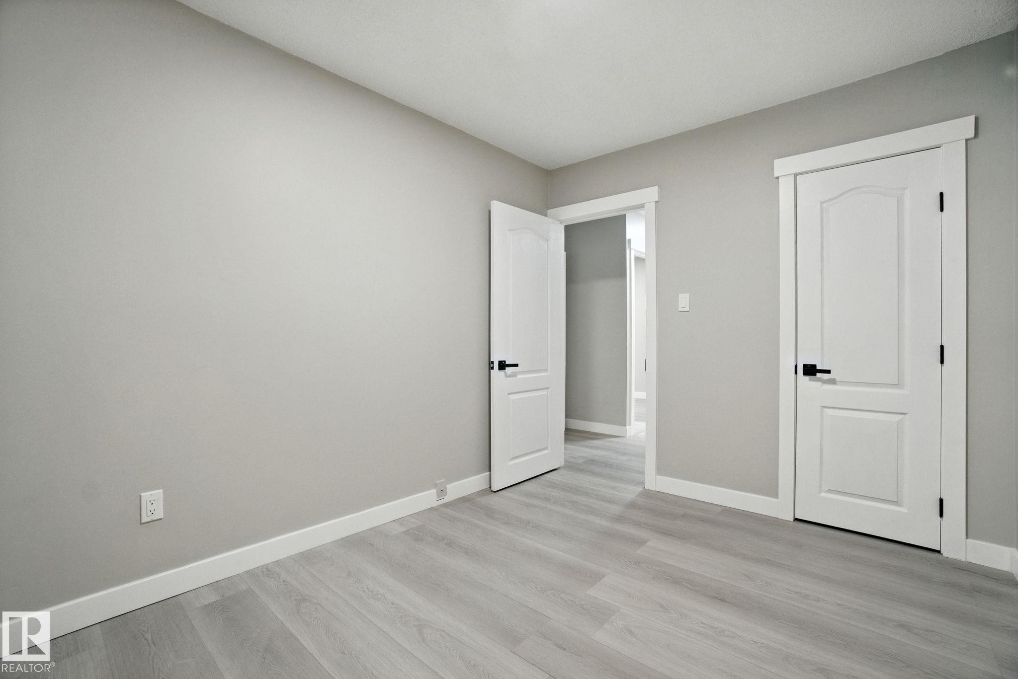 












13218 81 Street

,
Edmonton,




AB
T5C 1N7

