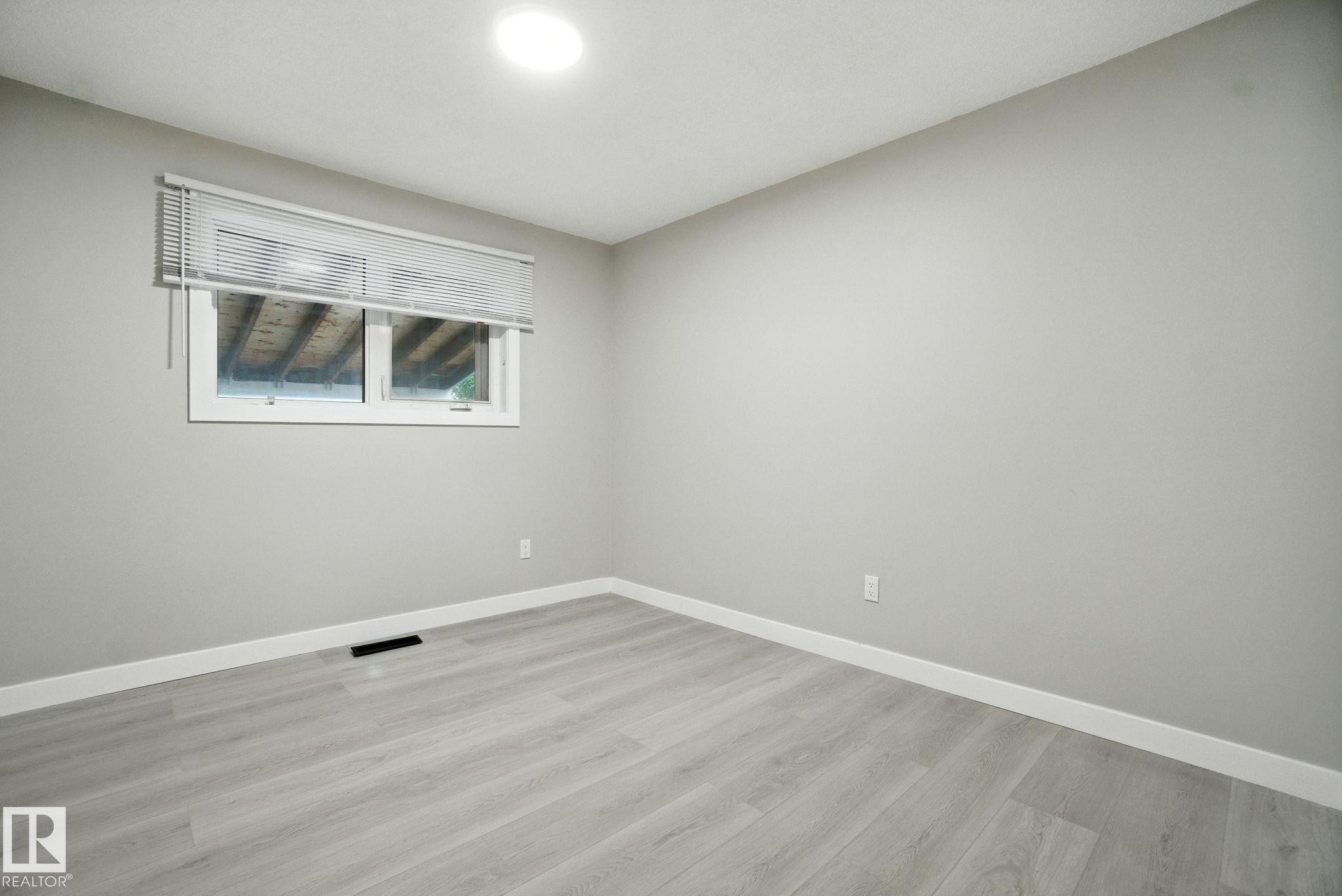 












13218 81 Street

,
Edmonton,




AB
T5C 1N7

