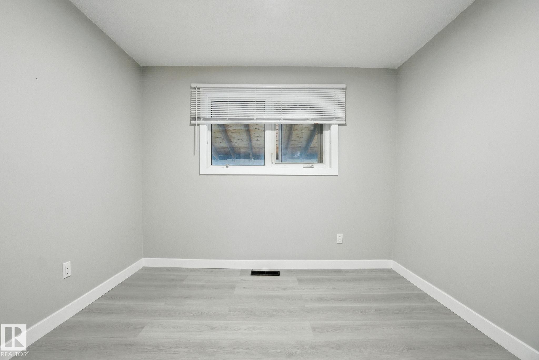 












13218 81 Street

,
Edmonton,




AB
T5C 1N7

