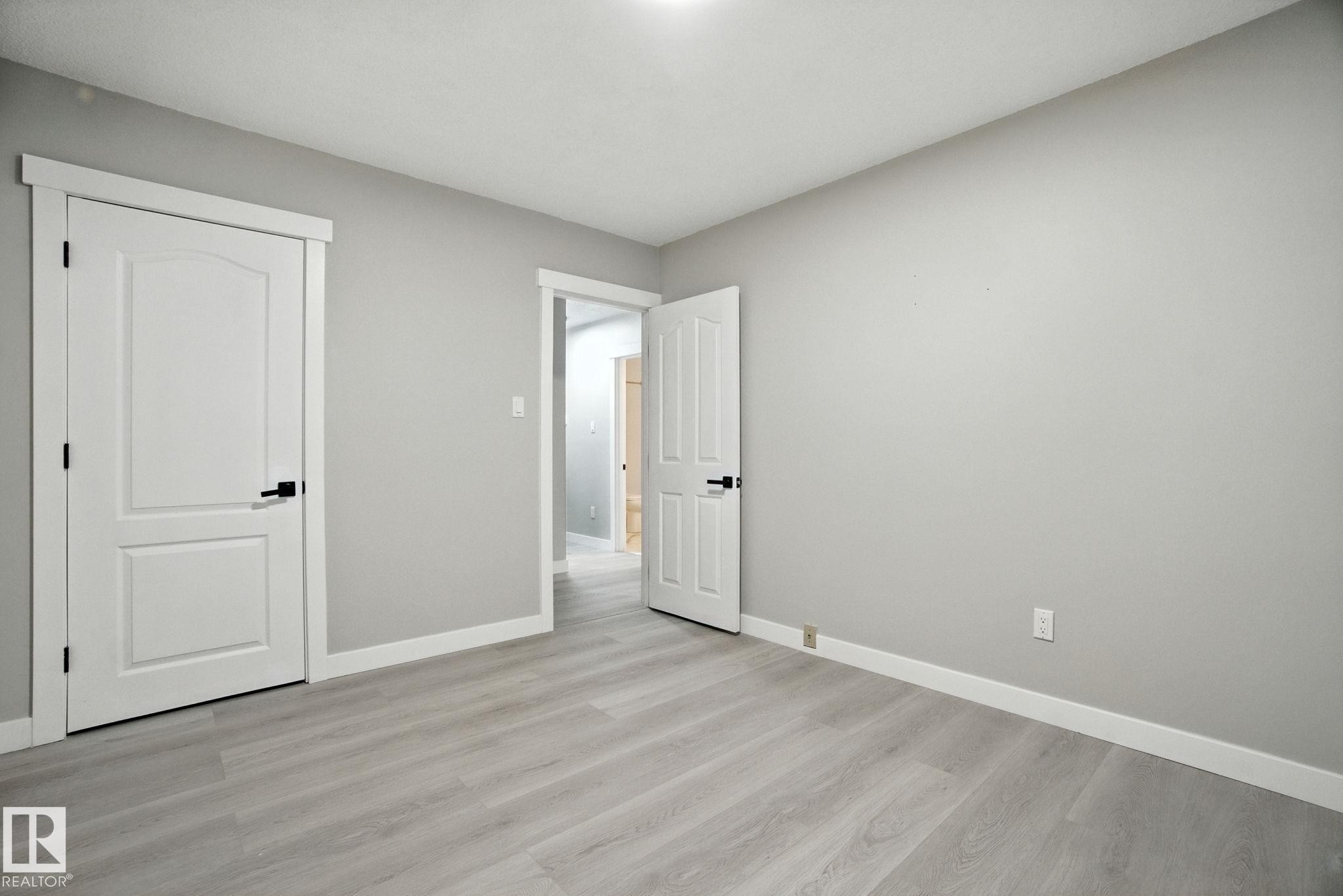 












13218 81 Street

,
Edmonton,




AB
T5C 1N7

