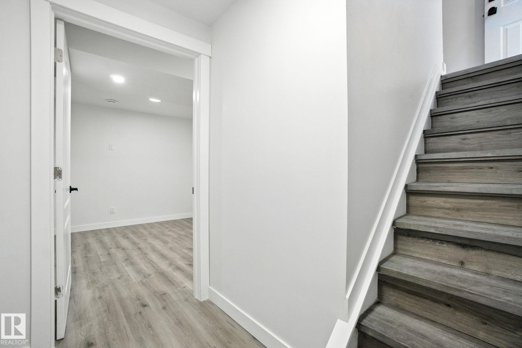 












13218 81 Street

,
Edmonton,




AB
T5C 1N7

