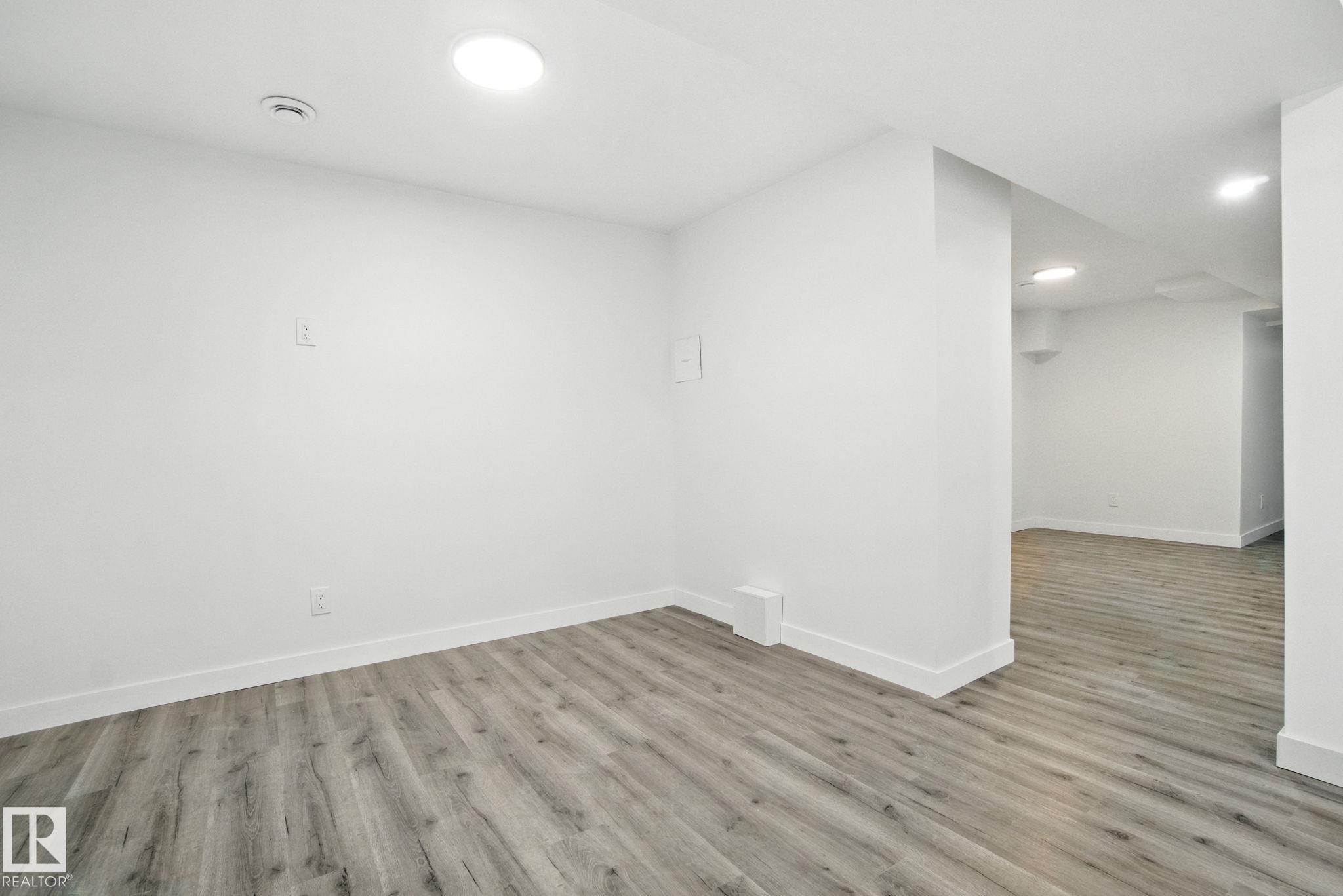 












13218 81 Street

,
Edmonton,




AB
T5C 1N7

