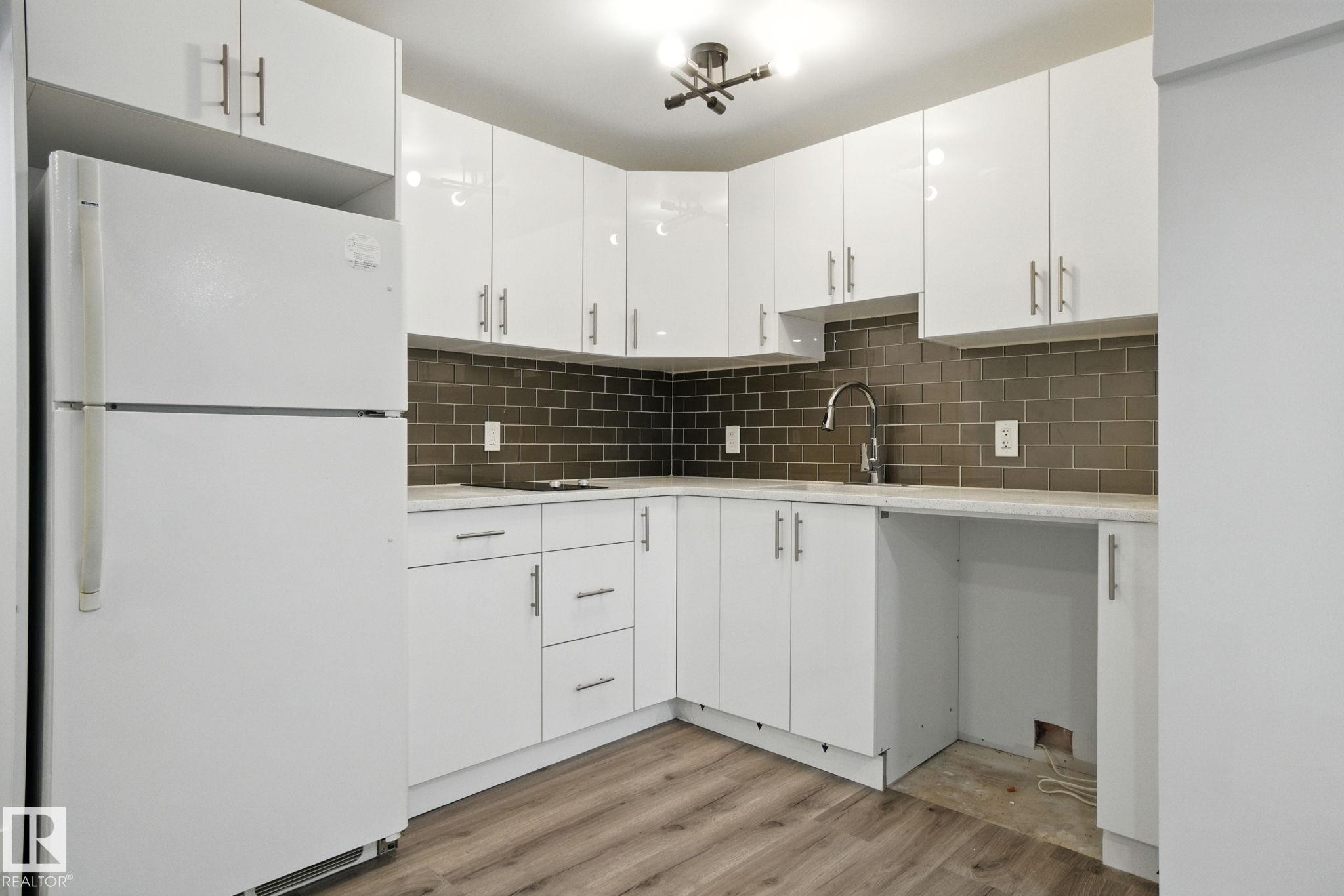 












13218 81 Street

,
Edmonton,




AB
T5C 1N7

