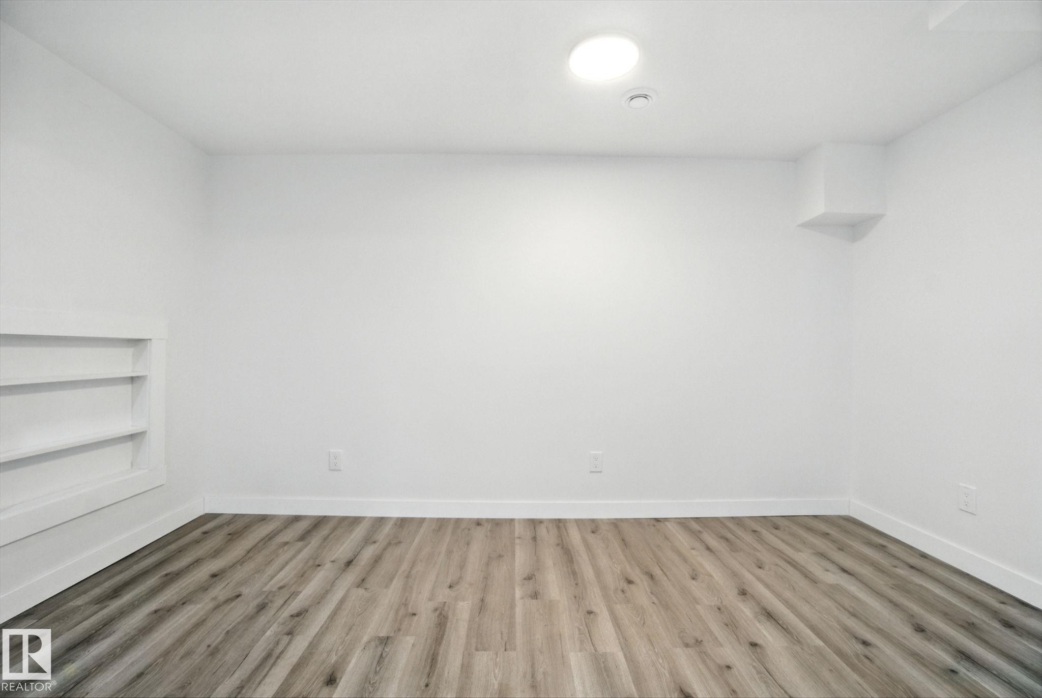 












13218 81 Street

,
Edmonton,




AB
T5C 1N7

