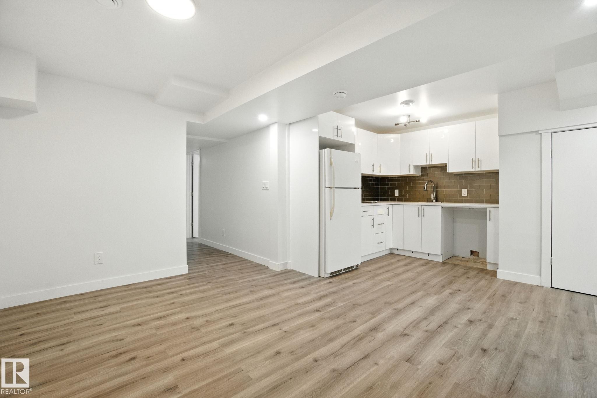 












13218 81 Street

,
Edmonton,




AB
T5C 1N7

