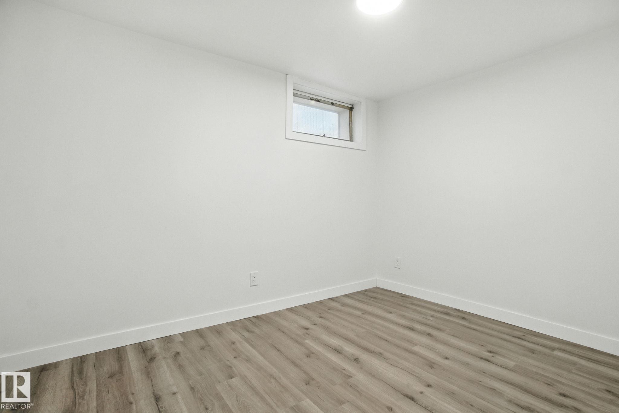 












13218 81 Street

,
Edmonton,




AB
T5C 1N7


