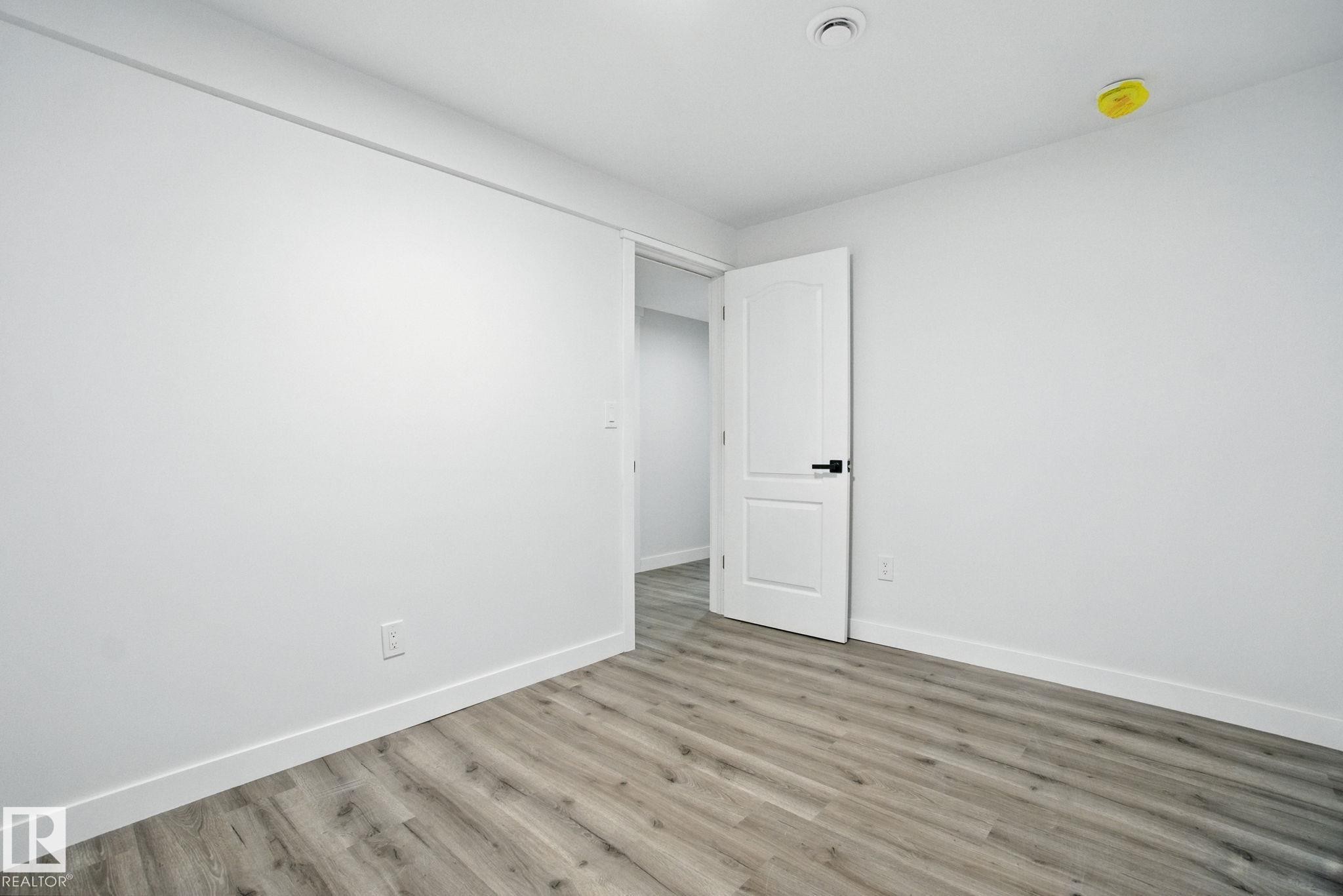 












13218 81 Street

,
Edmonton,




AB
T5C 1N7


