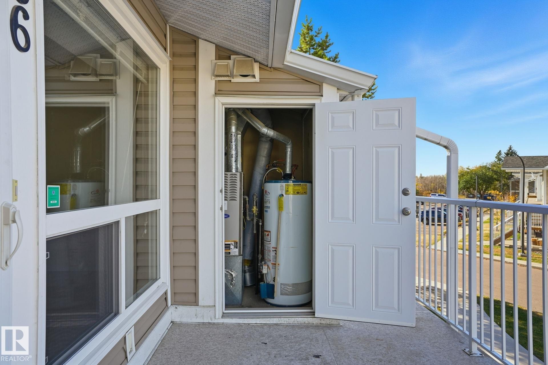 












66 2204 118 Street

,
Edmonton,




AB
T6J 5K2

